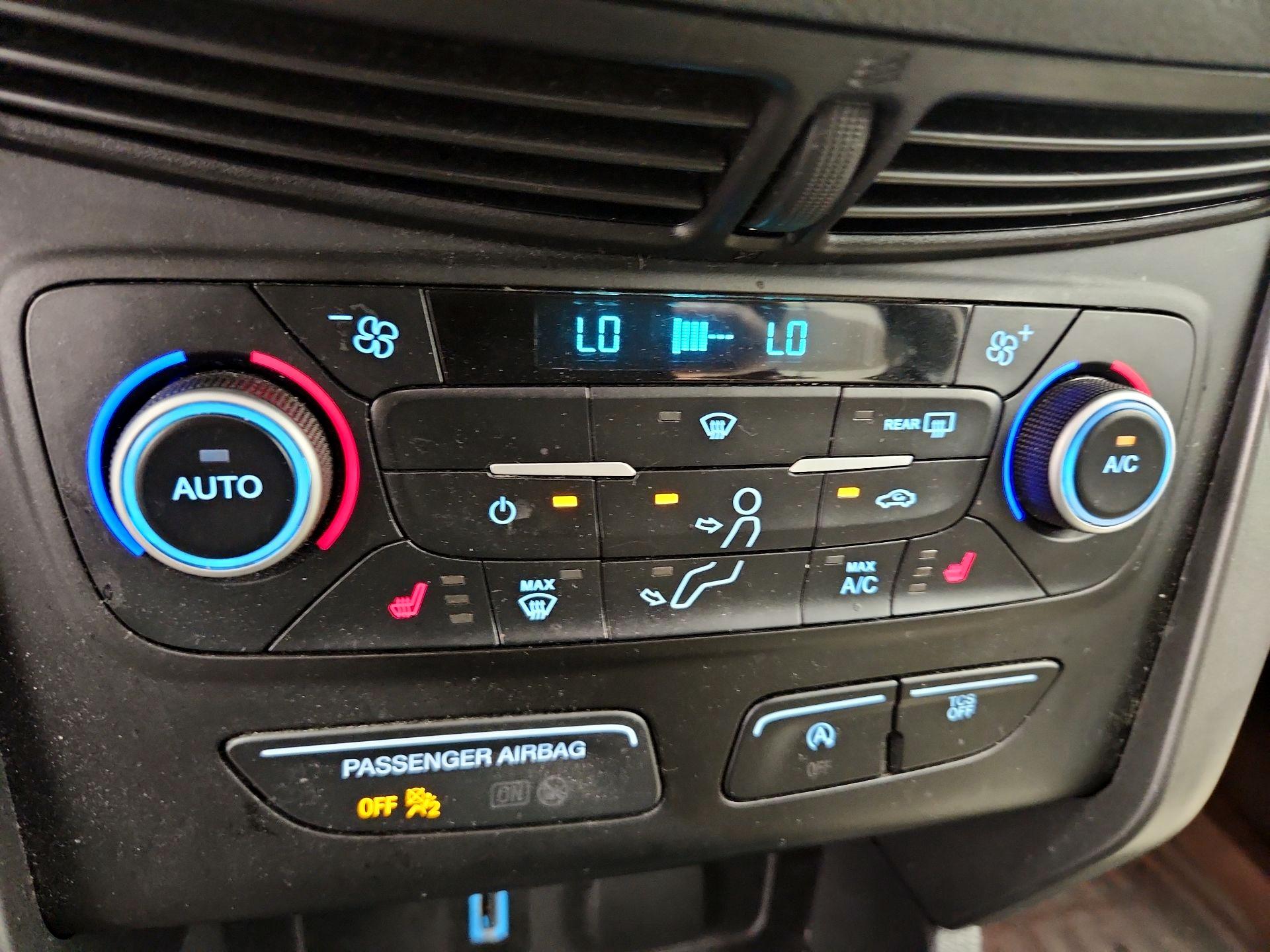 Thumbnail: 2019 Ford Escape - 16