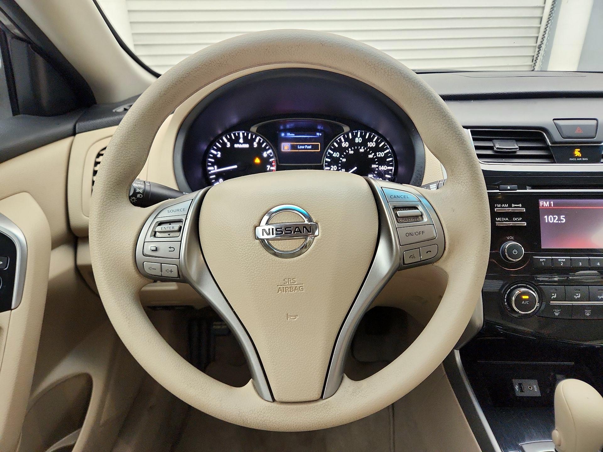 Thumbnail: 2014 Nissan Altima - 10