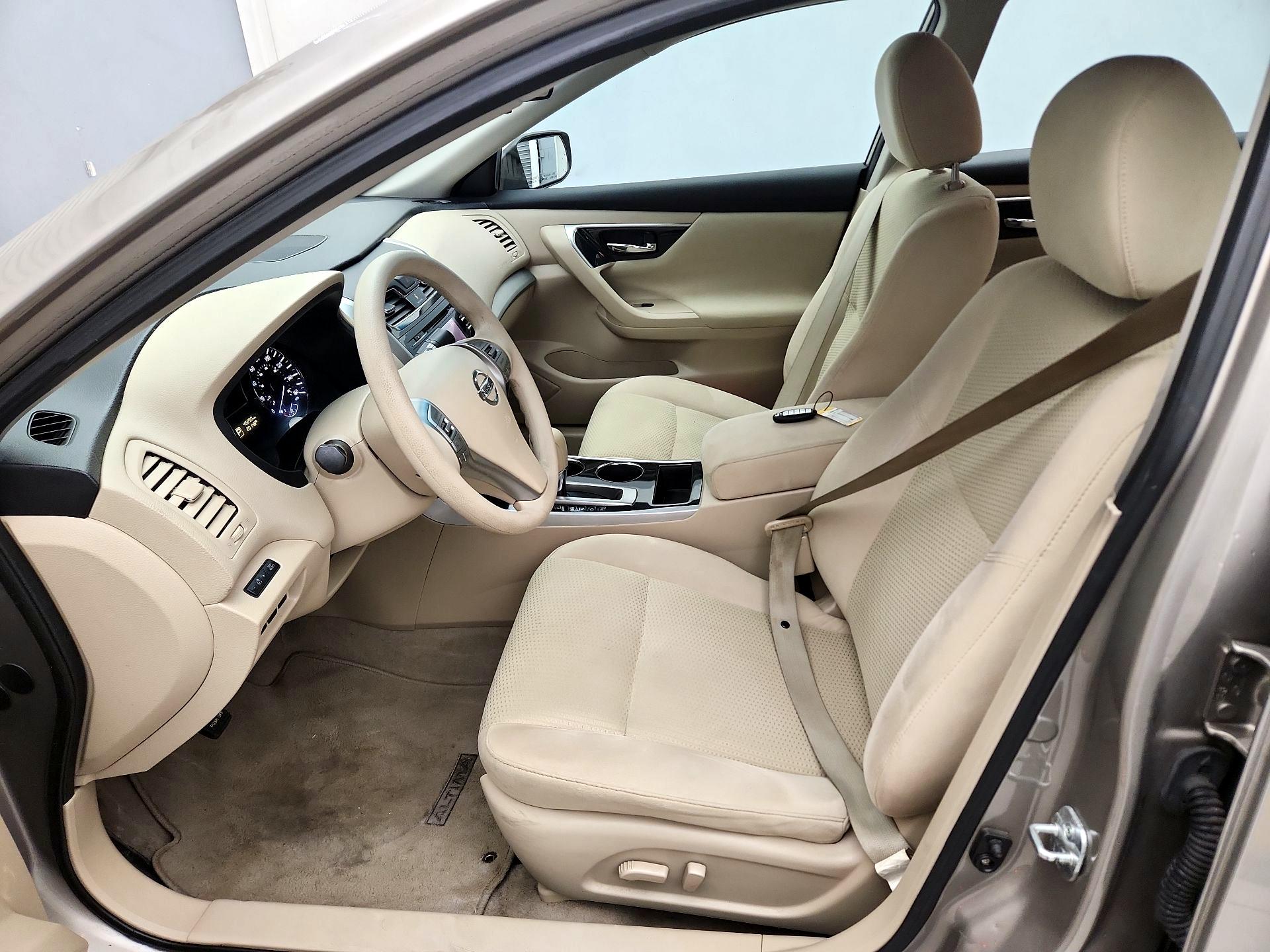 Thumbnail: 2014 Nissan Altima - 11