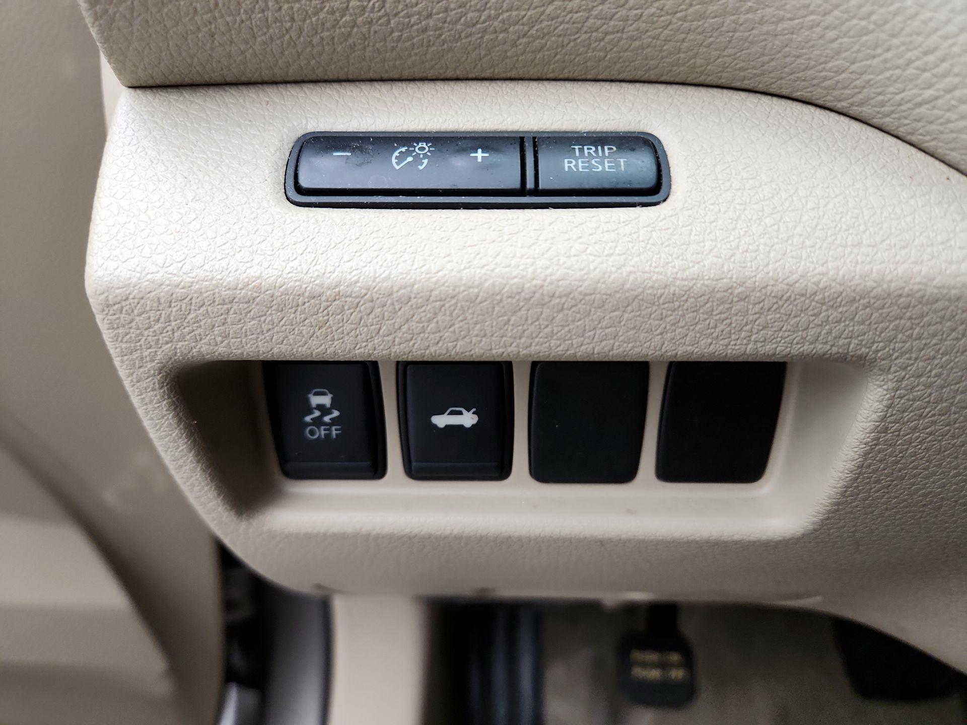 Thumbnail: 2014 Nissan Altima - 13