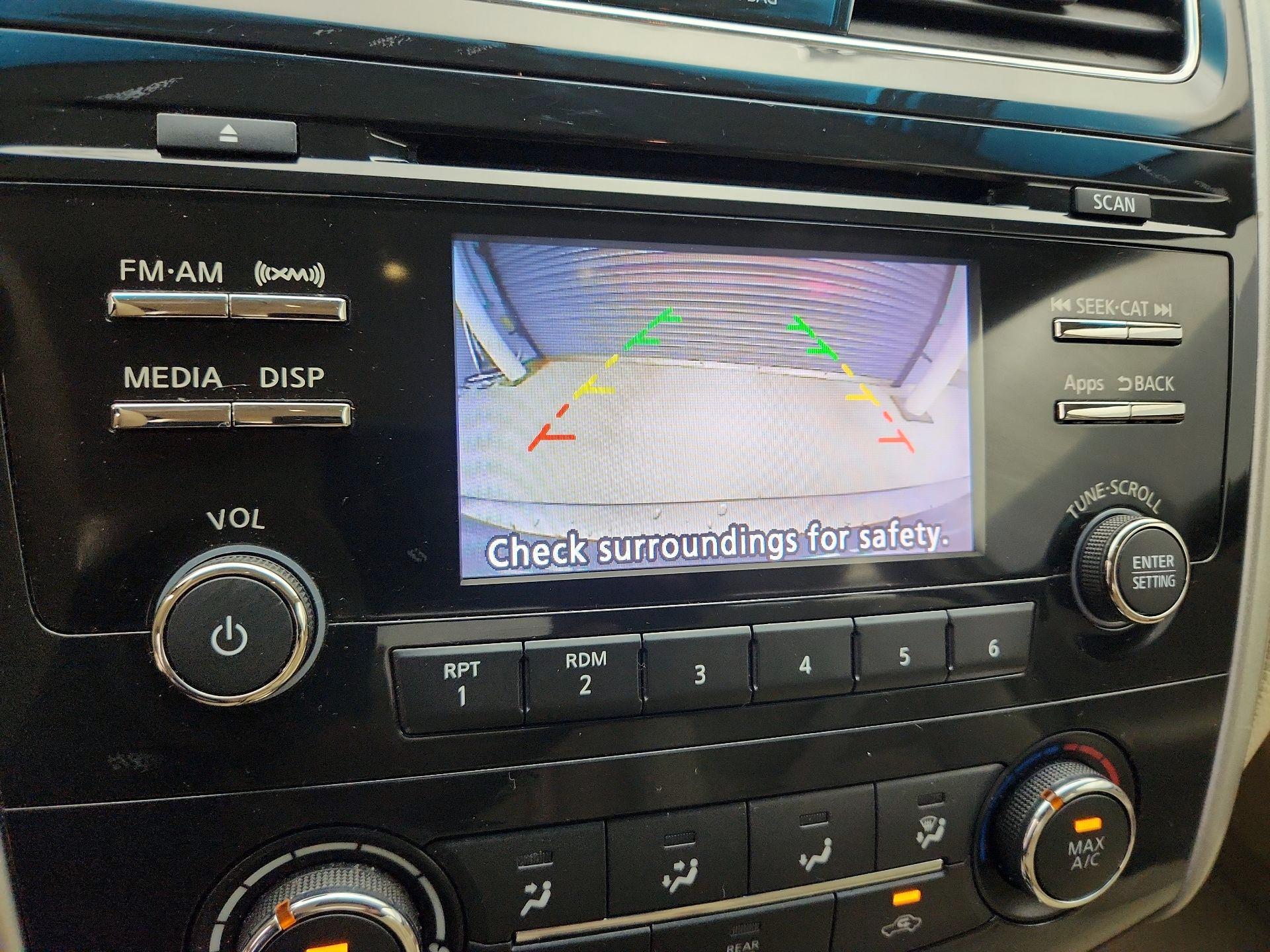 Thumbnail: 2014 Nissan Altima - 14