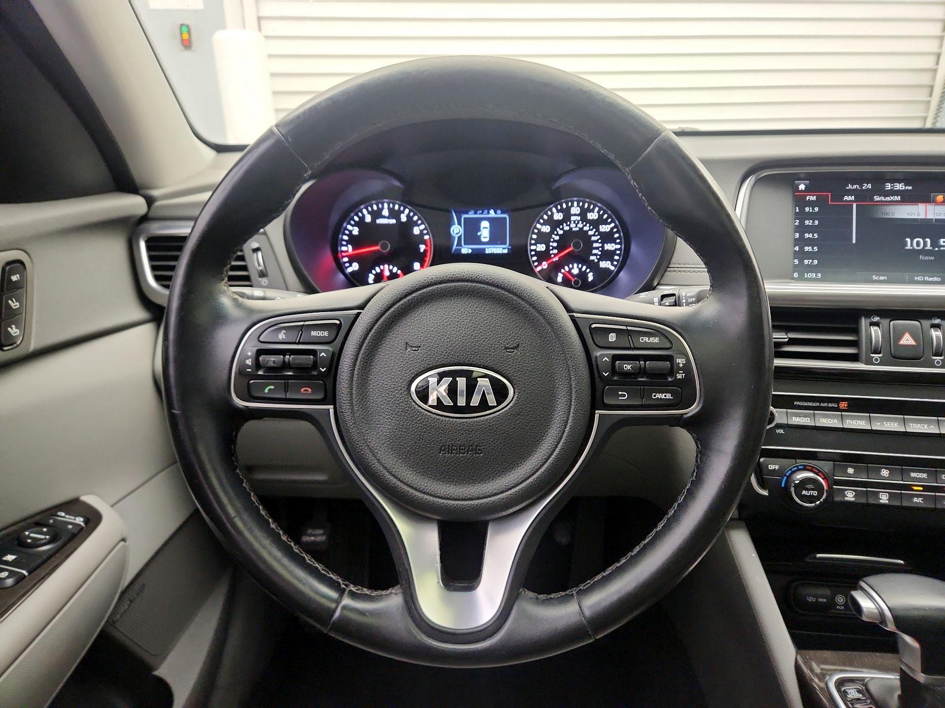 Thumbnail: 2016 Kia Optima - 10