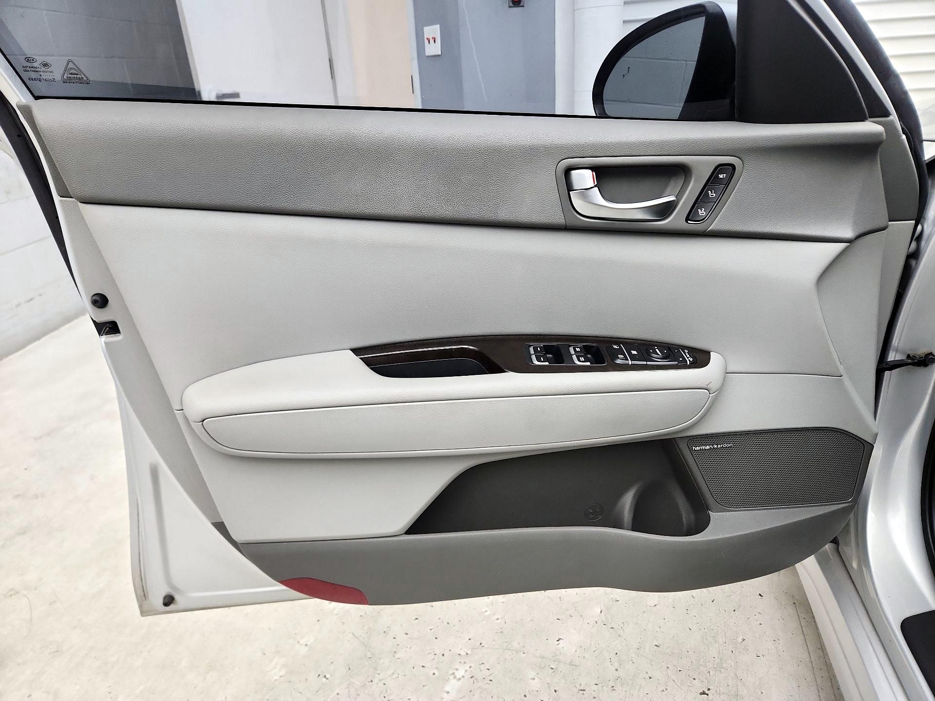 Thumbnail: 2016 Kia Optima - 12
