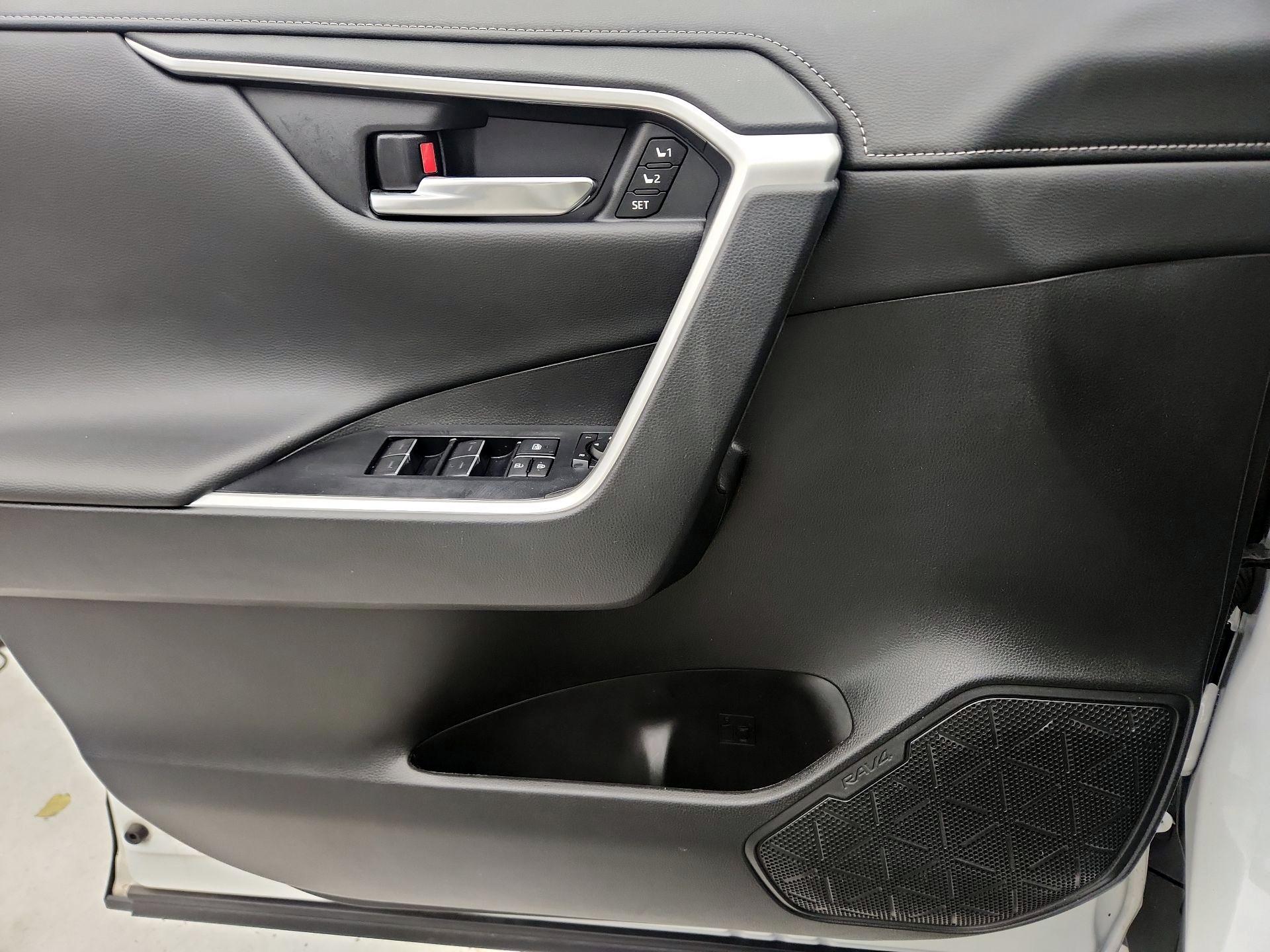 Thumbnail: 2024 Toyota RAV4 - 12