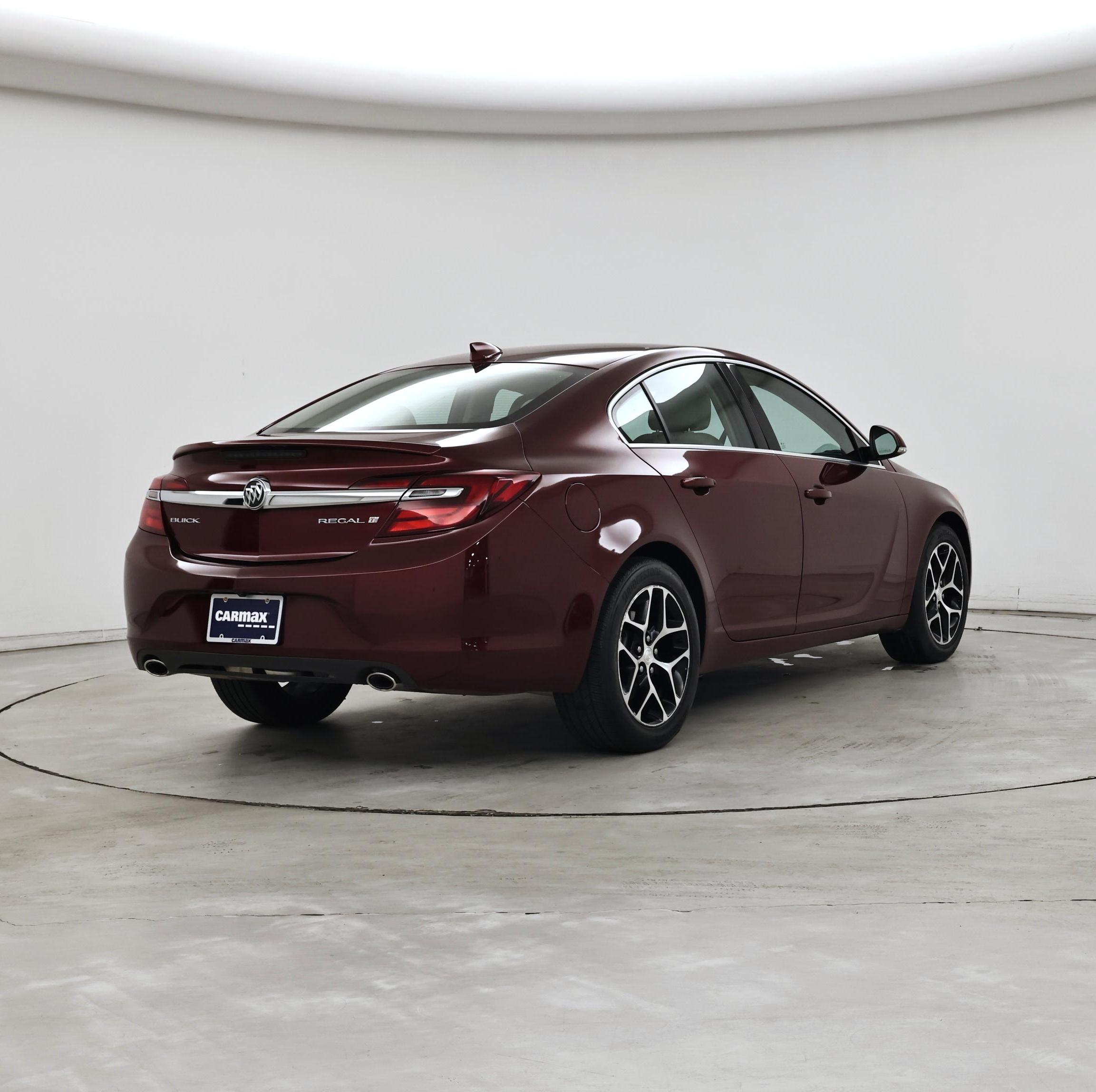 Thumbnail: 2017 Buick Regal - 8