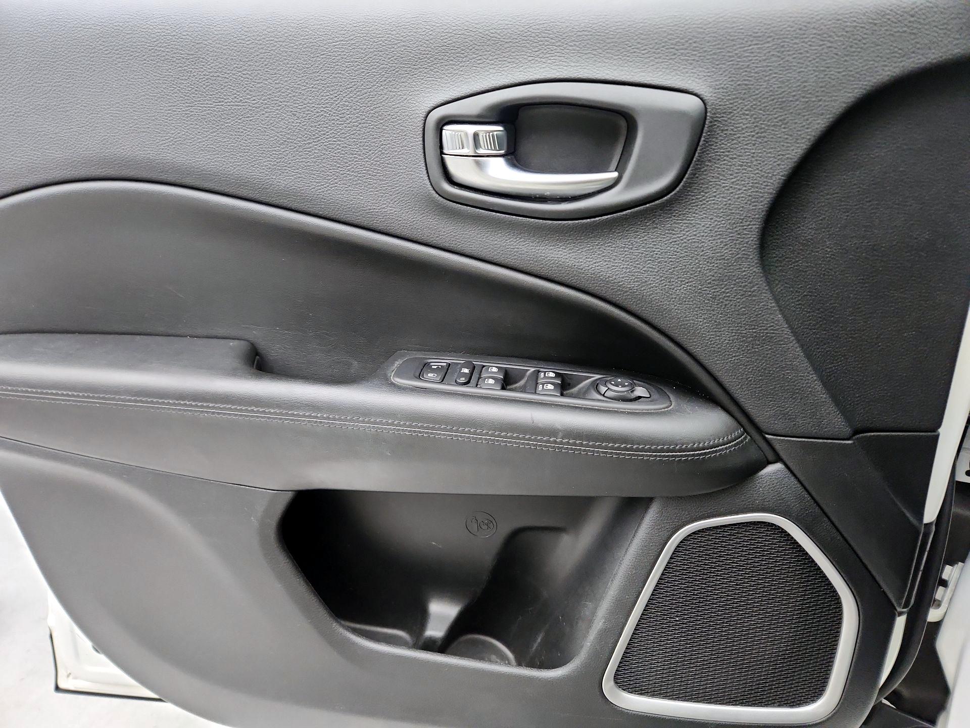 Thumbnail: 2019 Jeep Compass - 12