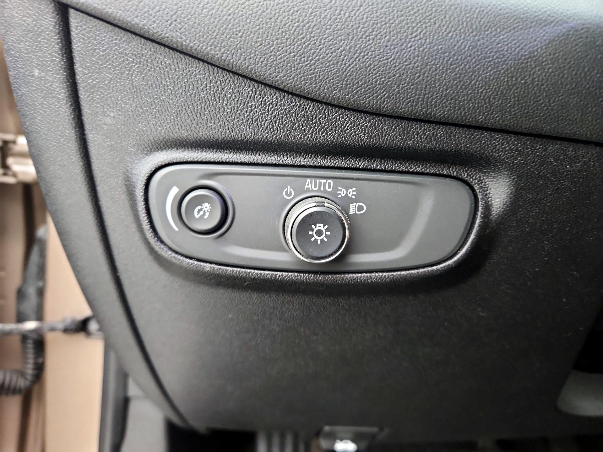 Thumbnail: 2019 Chevrolet Equinox - 13