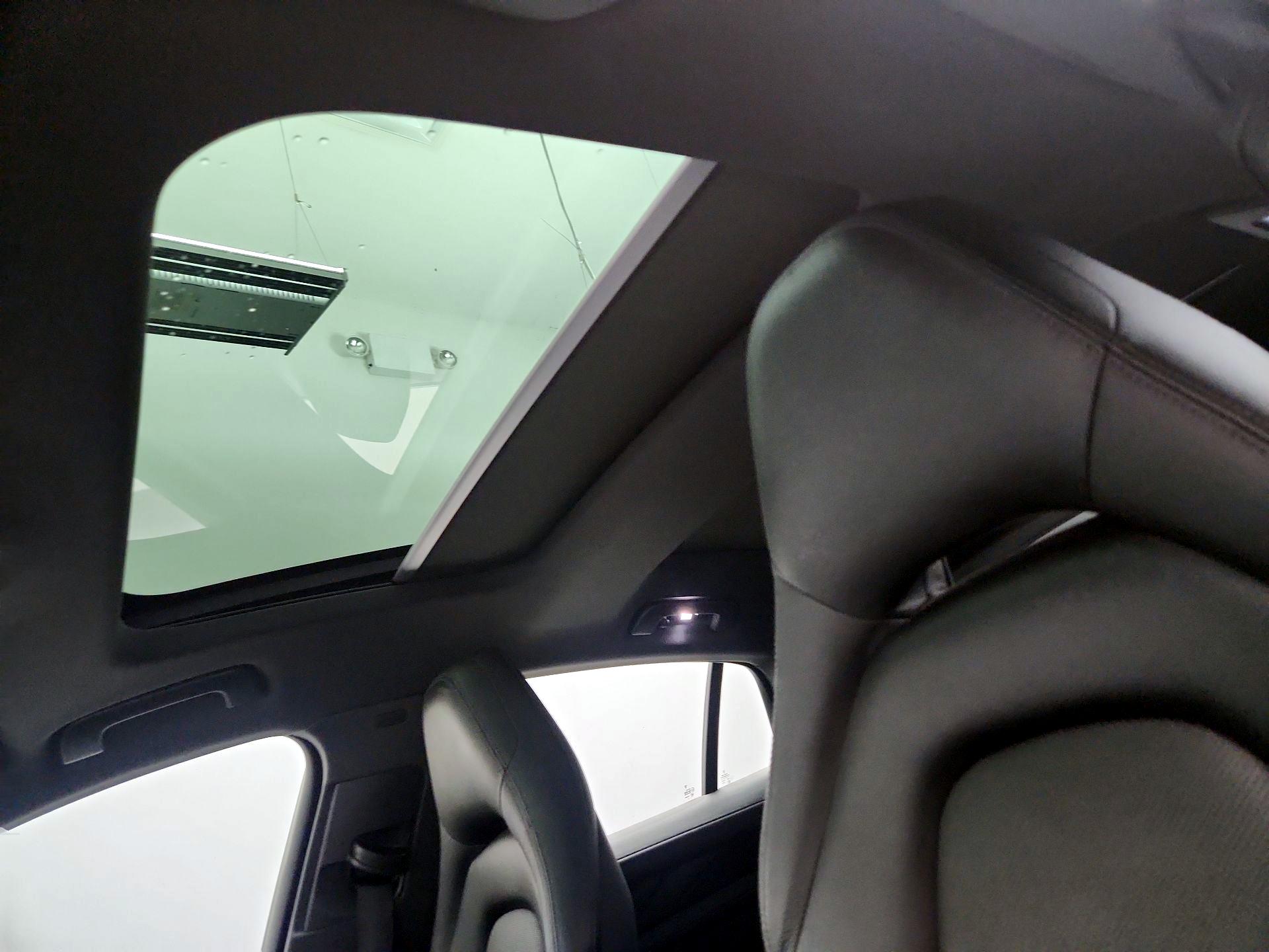 Thumbnail: 2019 Porsche Panamera - 20