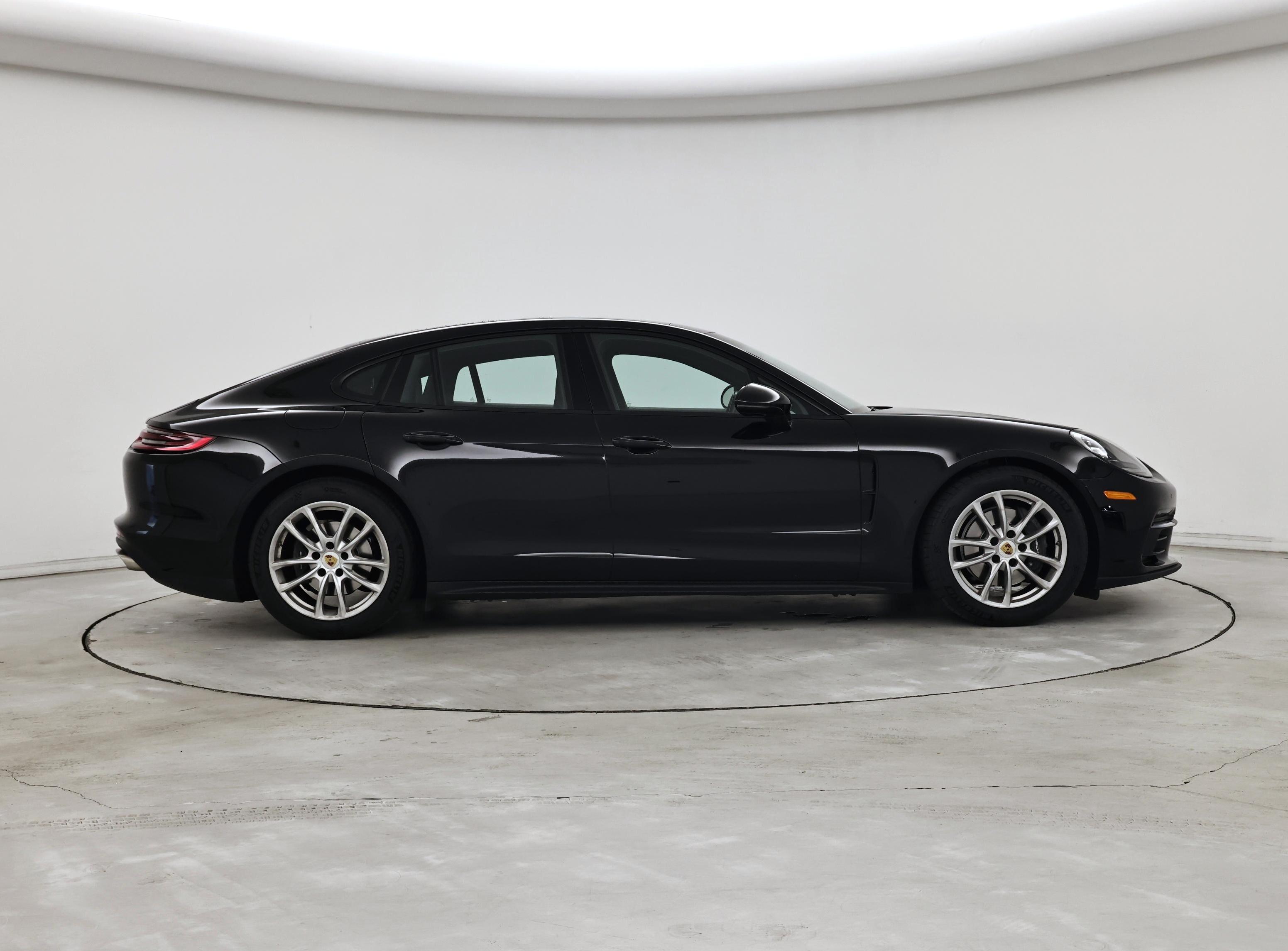 Thumbnail: 2019 Porsche Panamera - 7