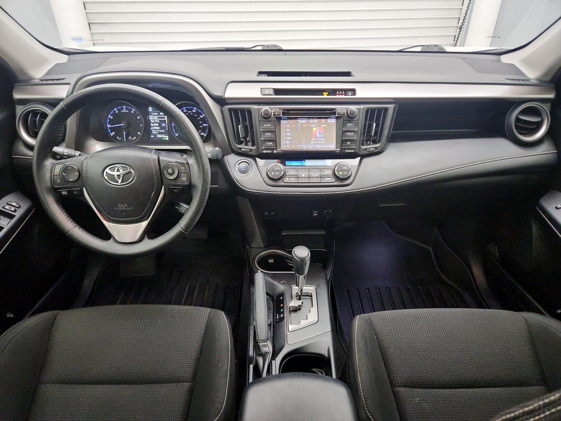 Thumbnail: 2018 Toyota RAV4 - 9