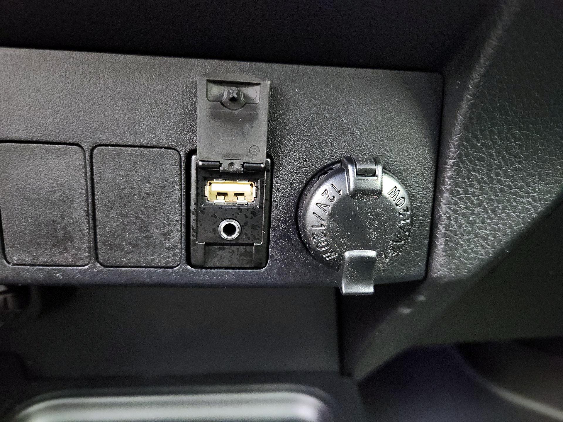 Thumbnail: 2018 Toyota RAV4 - 18