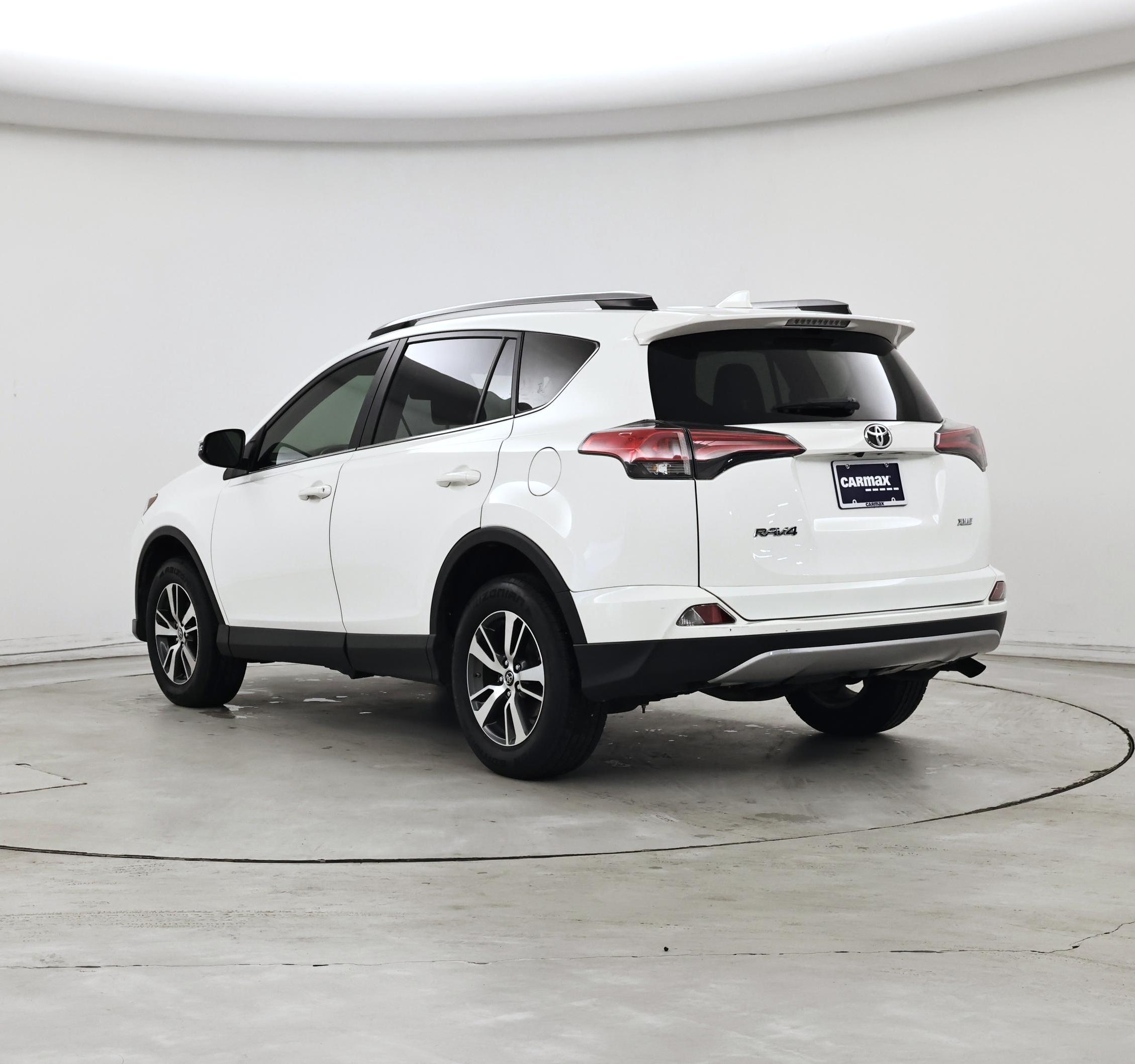 Thumbnail: 2018 Toyota RAV4 - 2