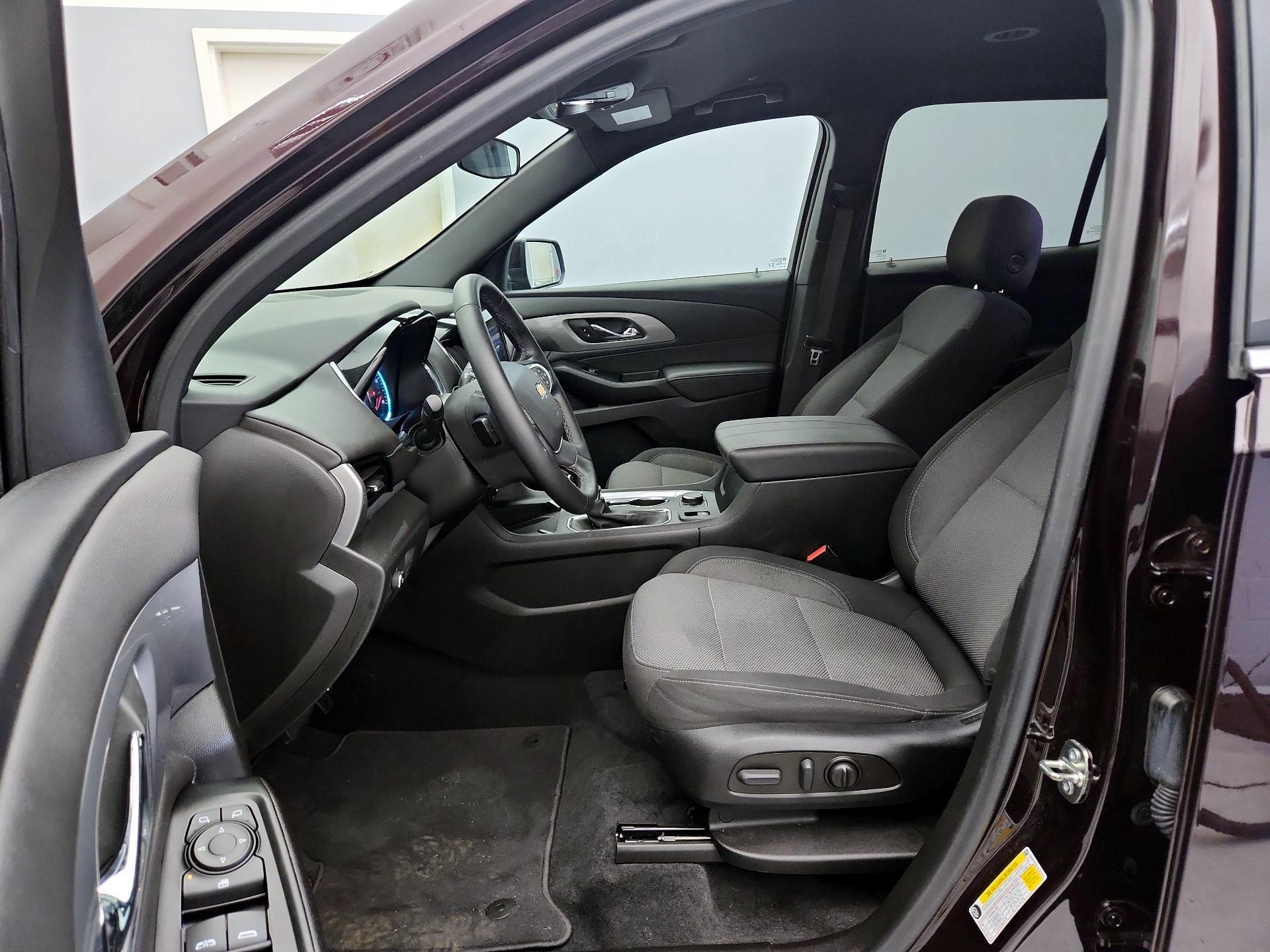 Thumbnail: 2023 Chevrolet Traverse - 11
