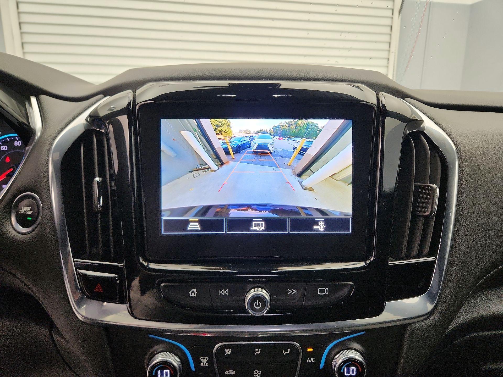 Thumbnail: 2023 Chevrolet Traverse - 14