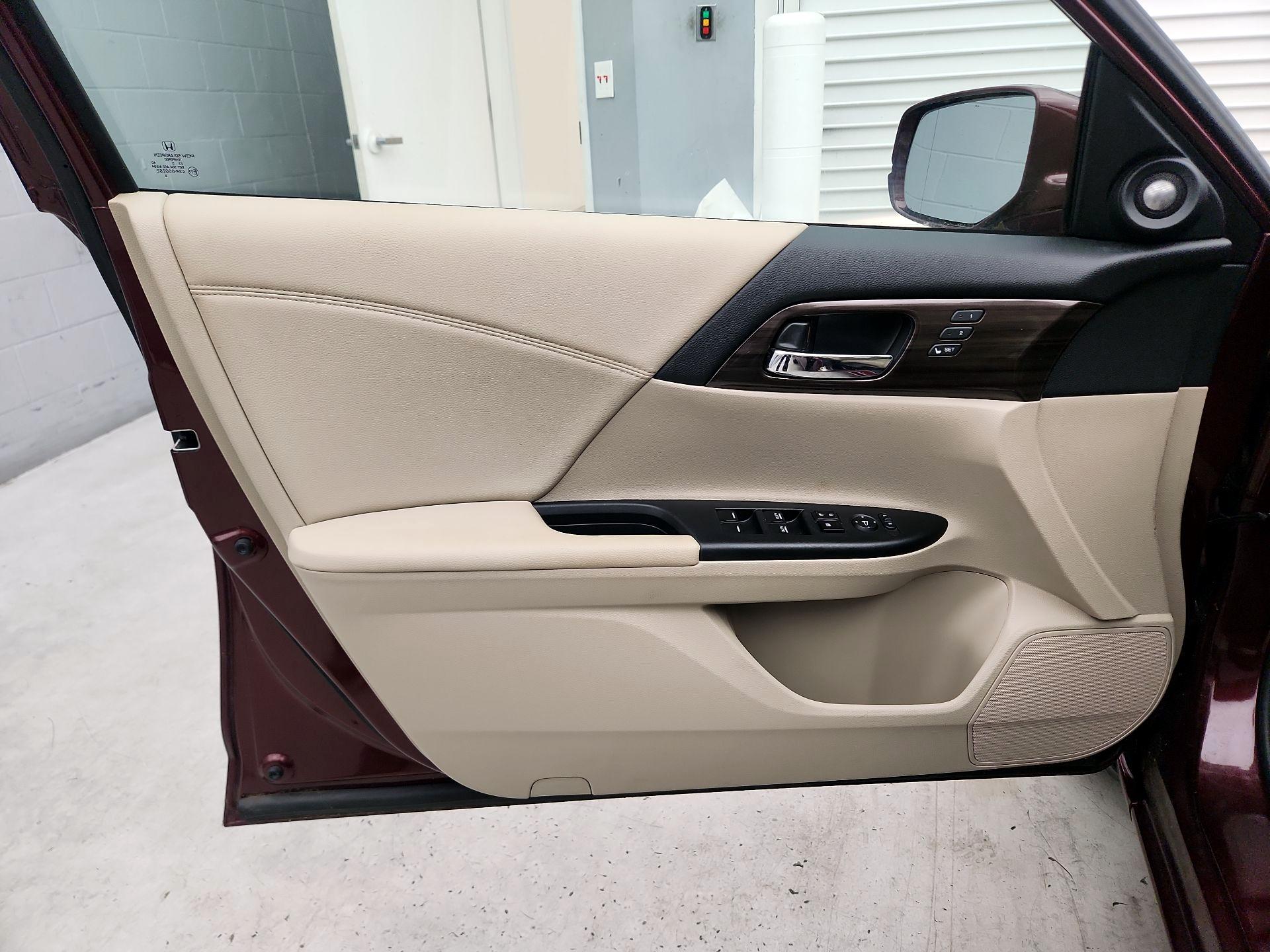 Thumbnail: 2016 Honda Accord - 12
