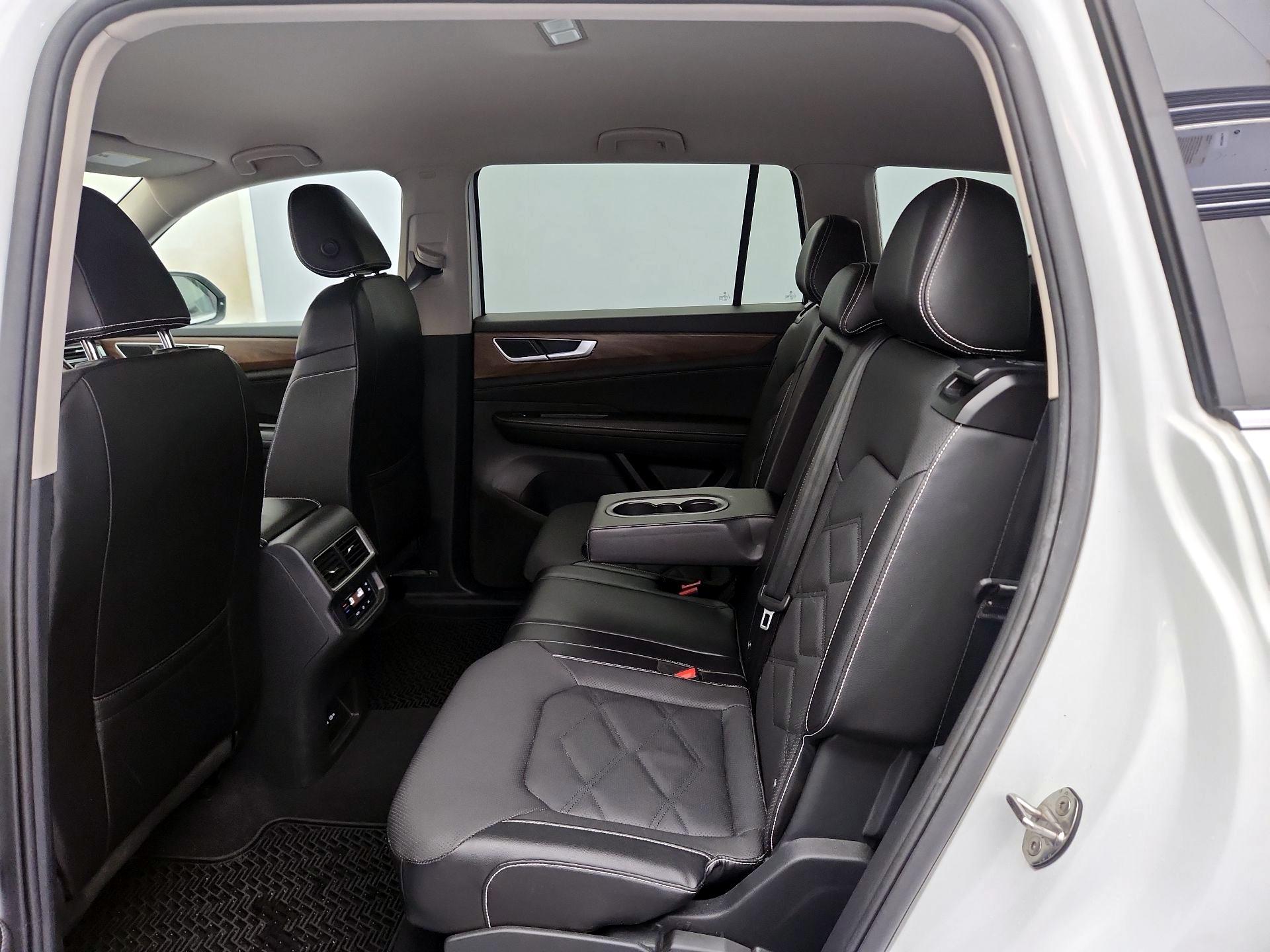 Thumbnail: 2024 Volkswagen Atlas - 19