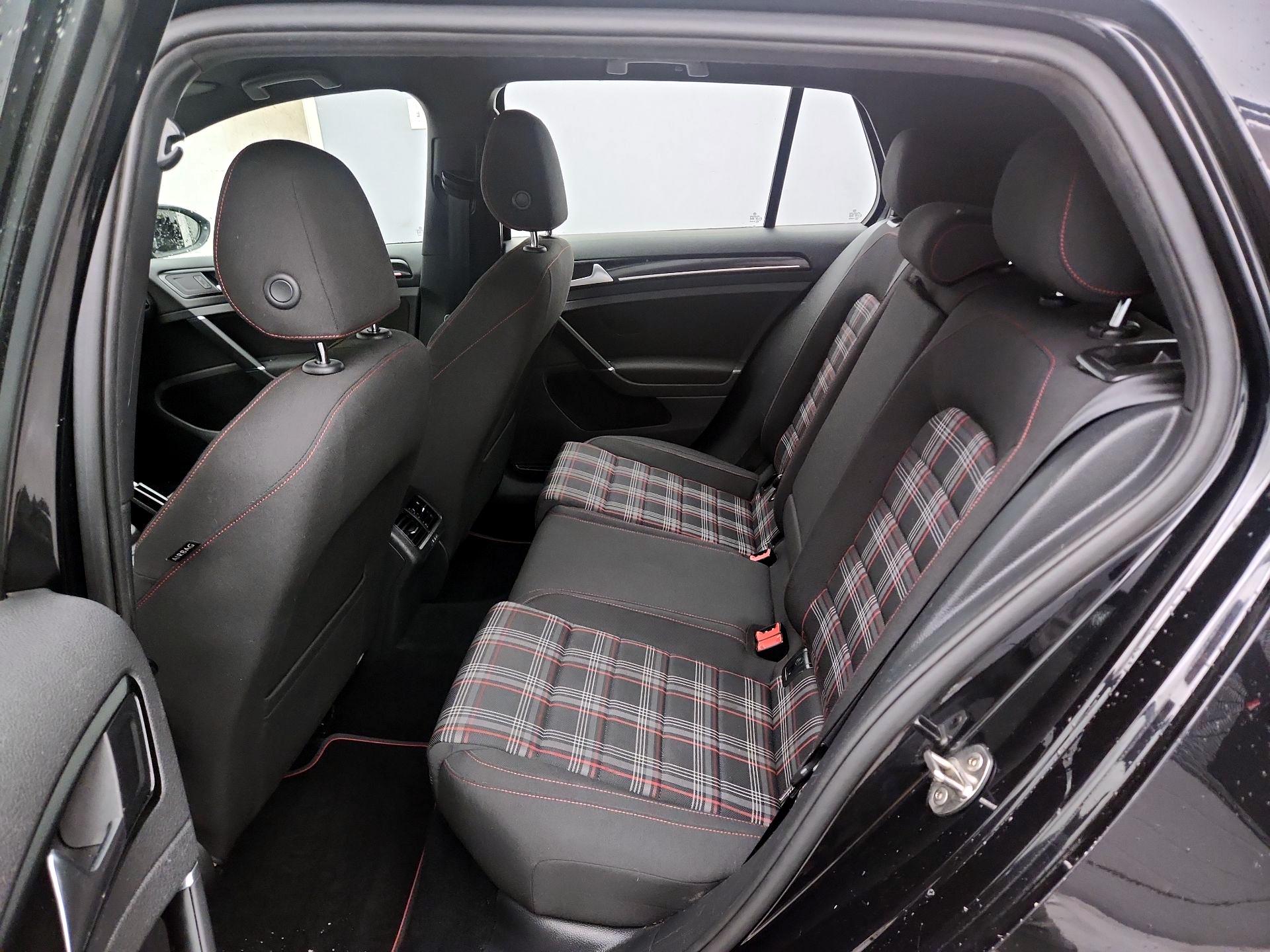 Thumbnail: 2017 Volkswagen Golf - 19