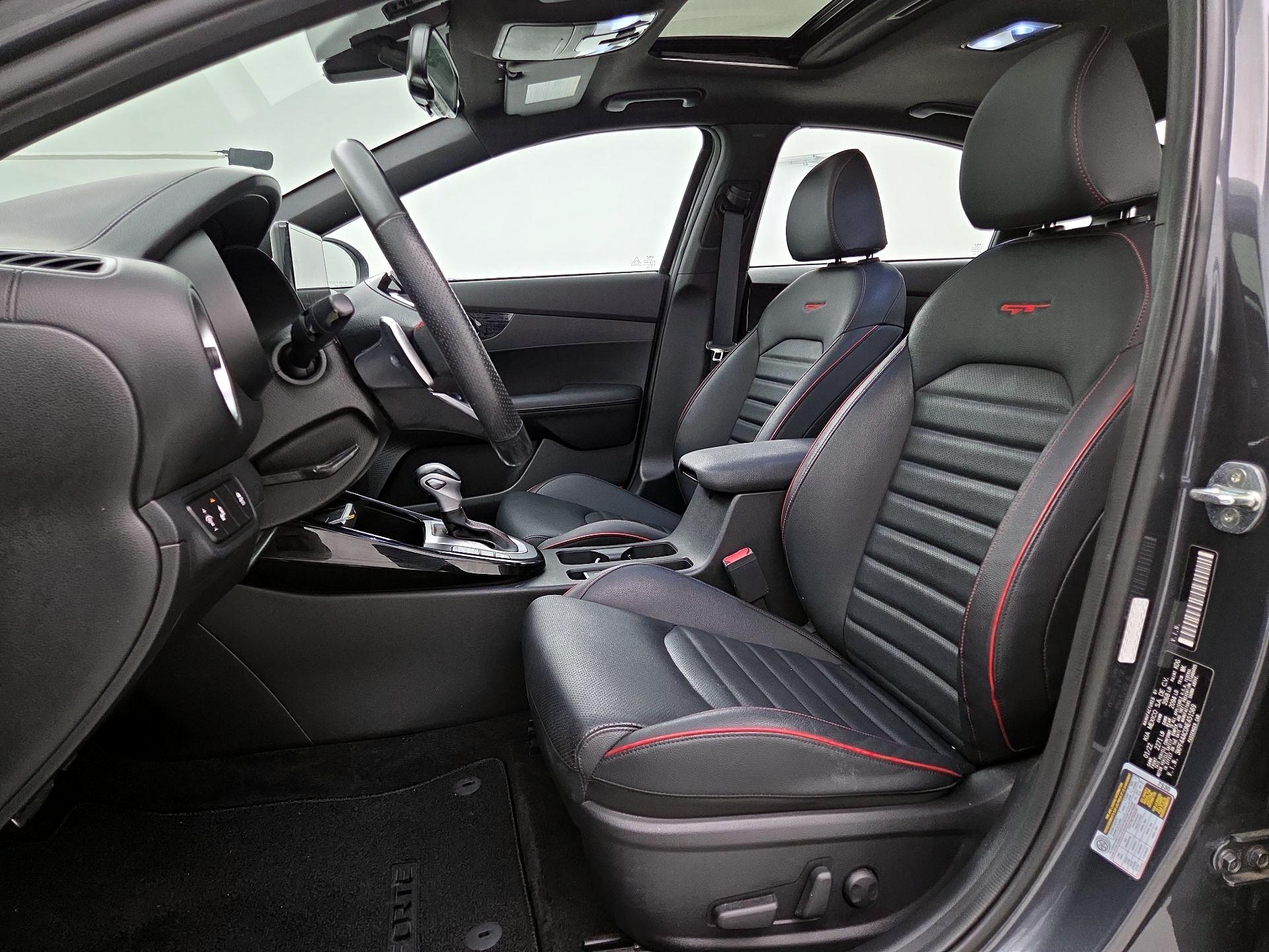 Thumbnail: 2022 Kia Forte - 11