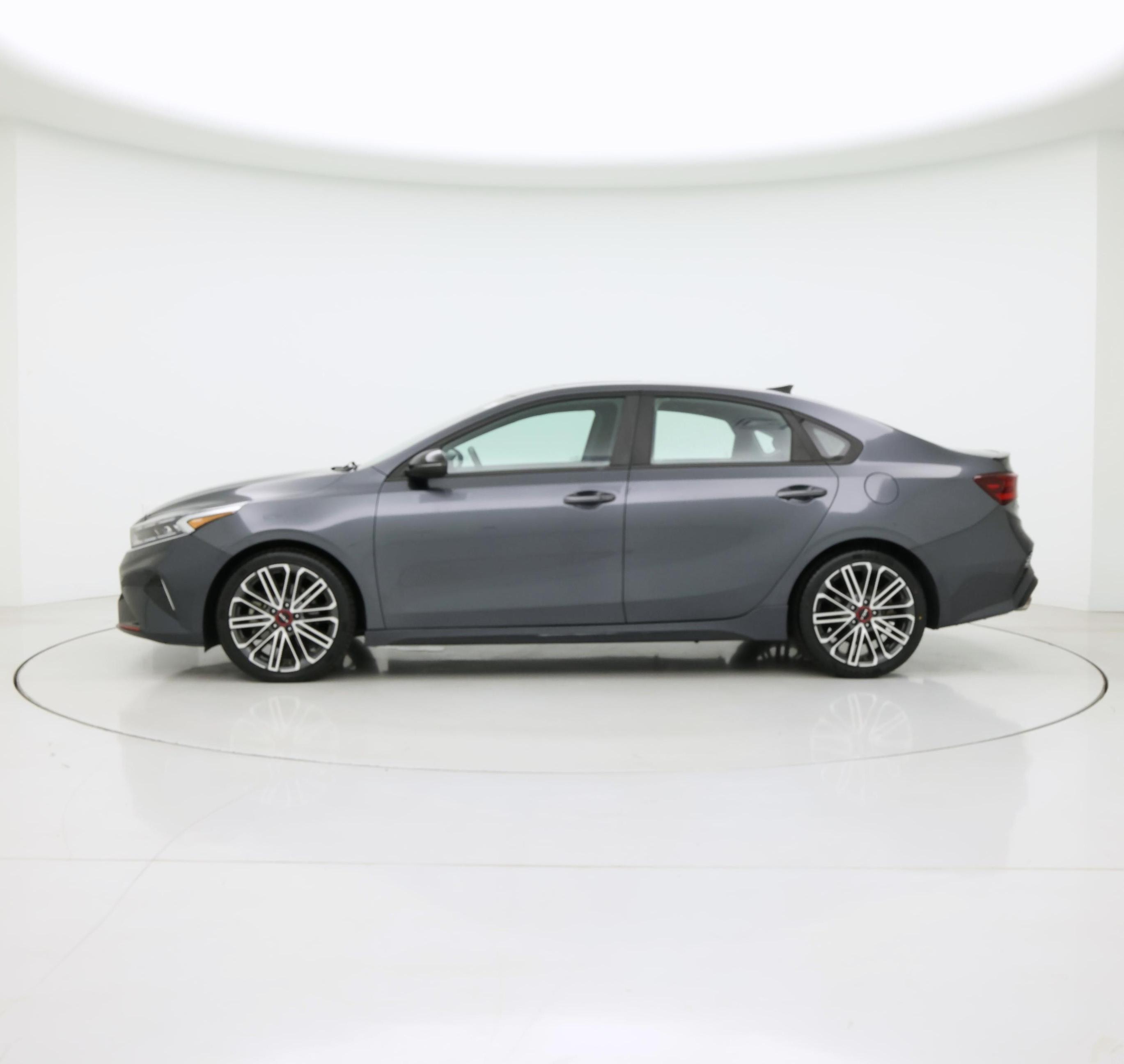 Thumbnail: 2022 Kia Forte - 3