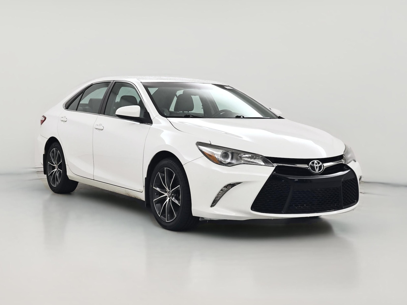 2016 Toyota Camry XSE - Photo 1