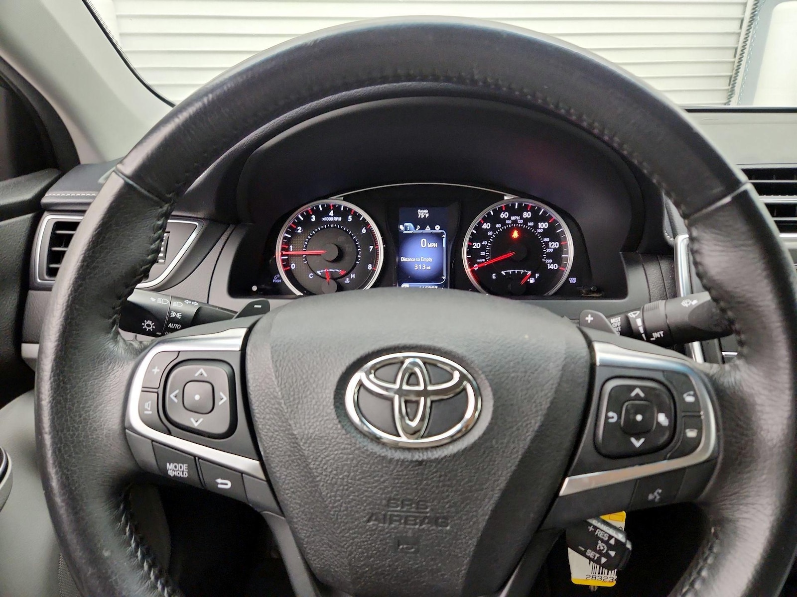2016 Toyota Camry XSE - Photo 11