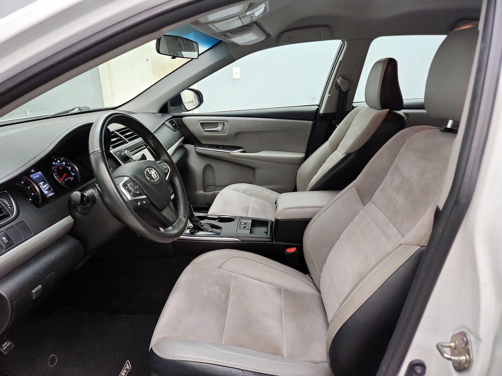 2016 Toyota Camry XSE - Photo 12