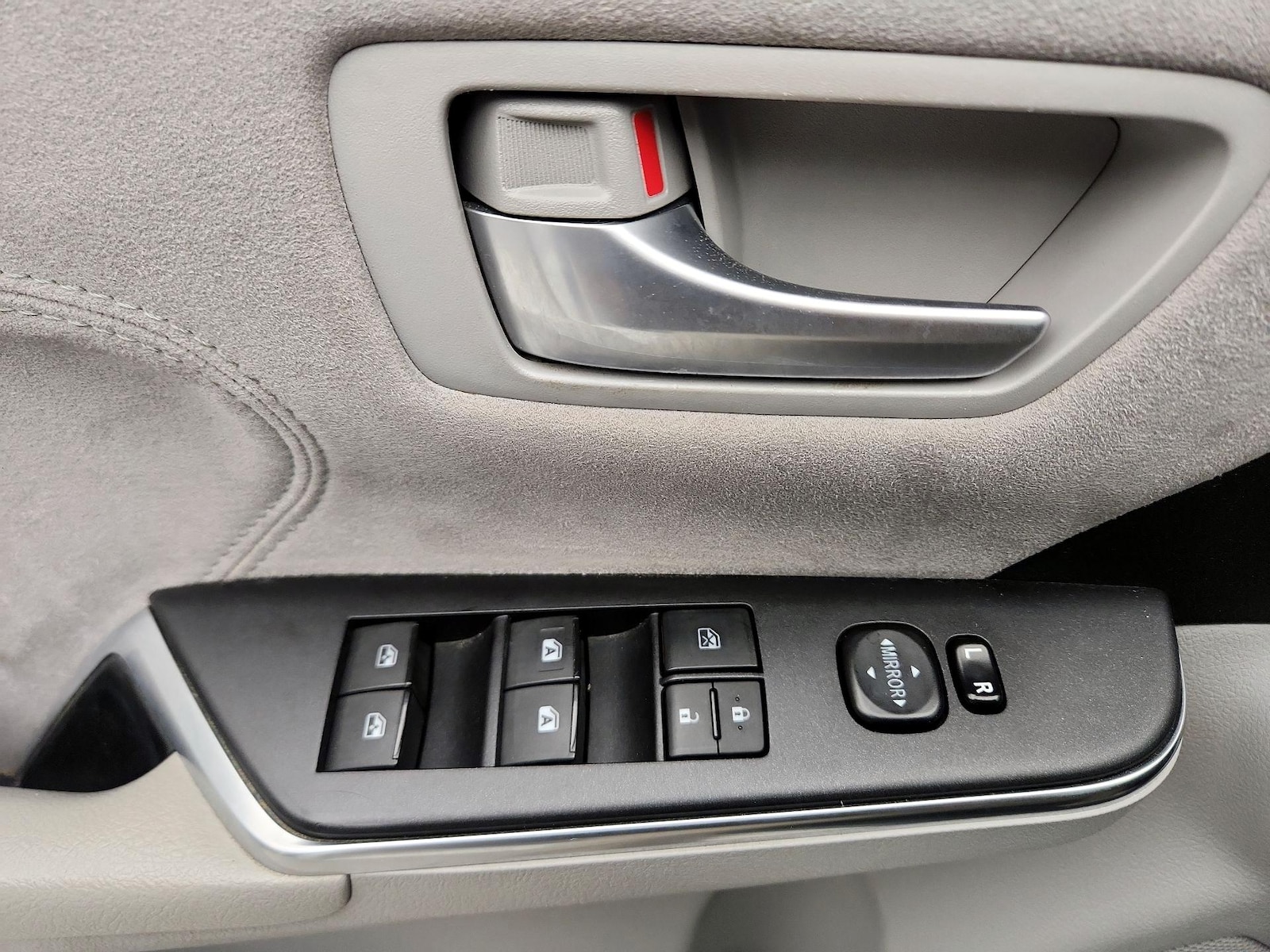 2016 Toyota Camry XSE - Photo 13
