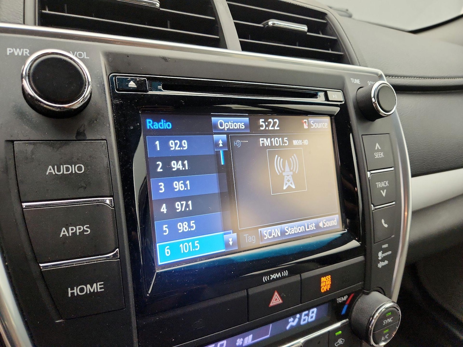 2016 Toyota Camry XSE - Photo 15