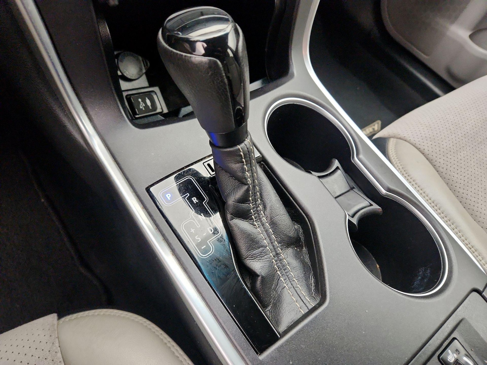 2016 Toyota Camry XSE - Photo 17