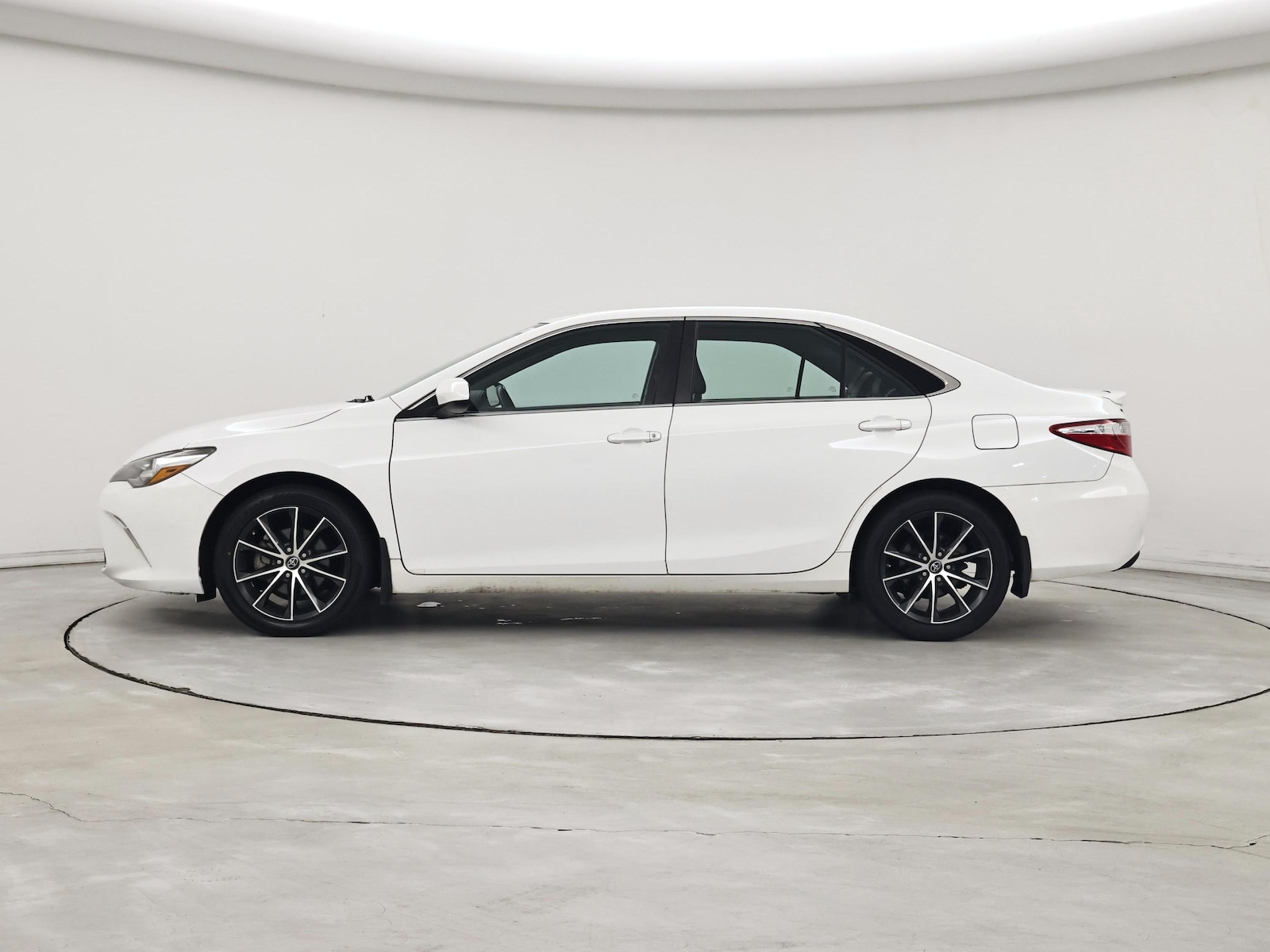 2016 Toyota Camry XSE - Photo 4