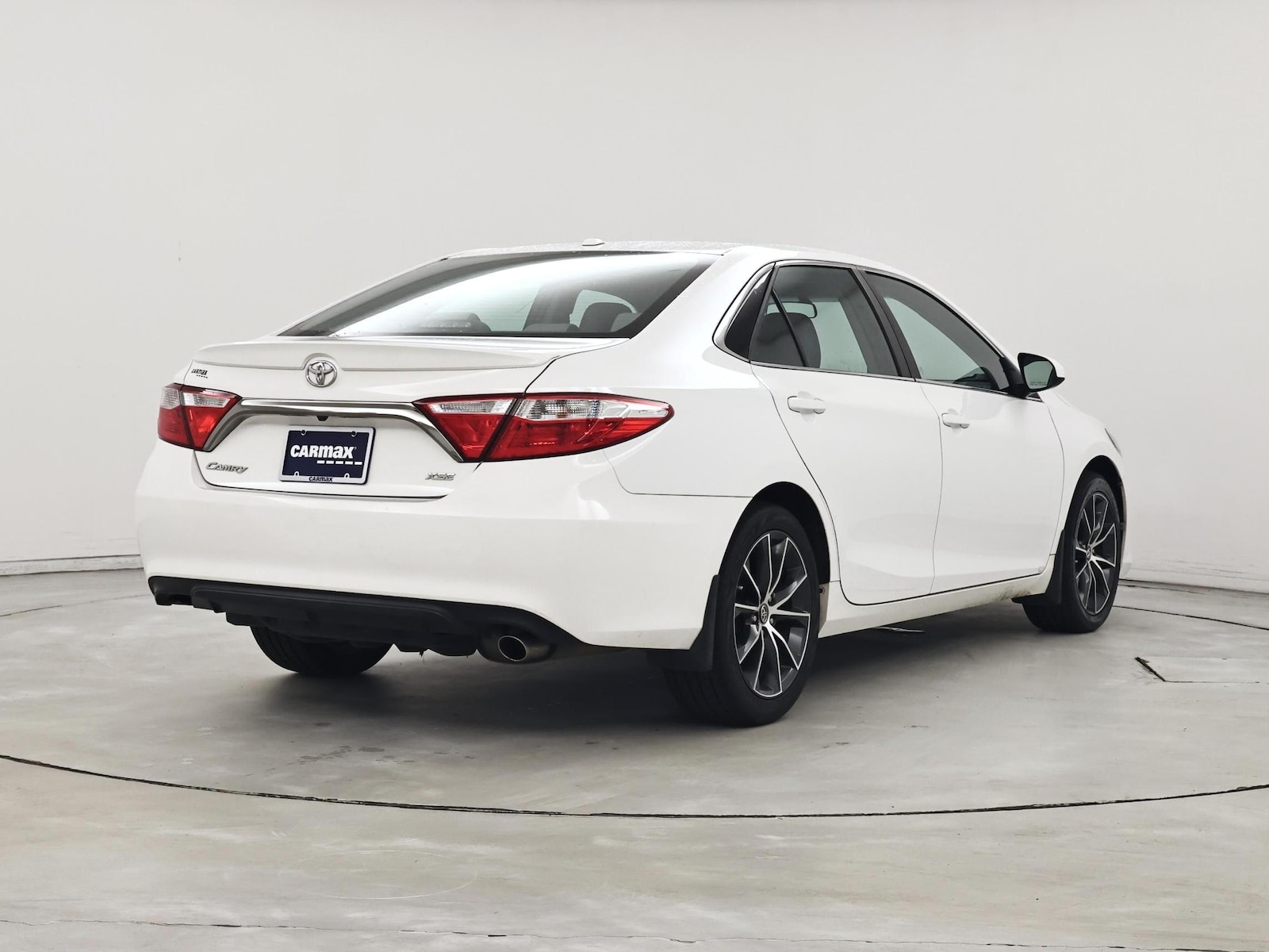 2016 Toyota Camry XSE - Photo 9