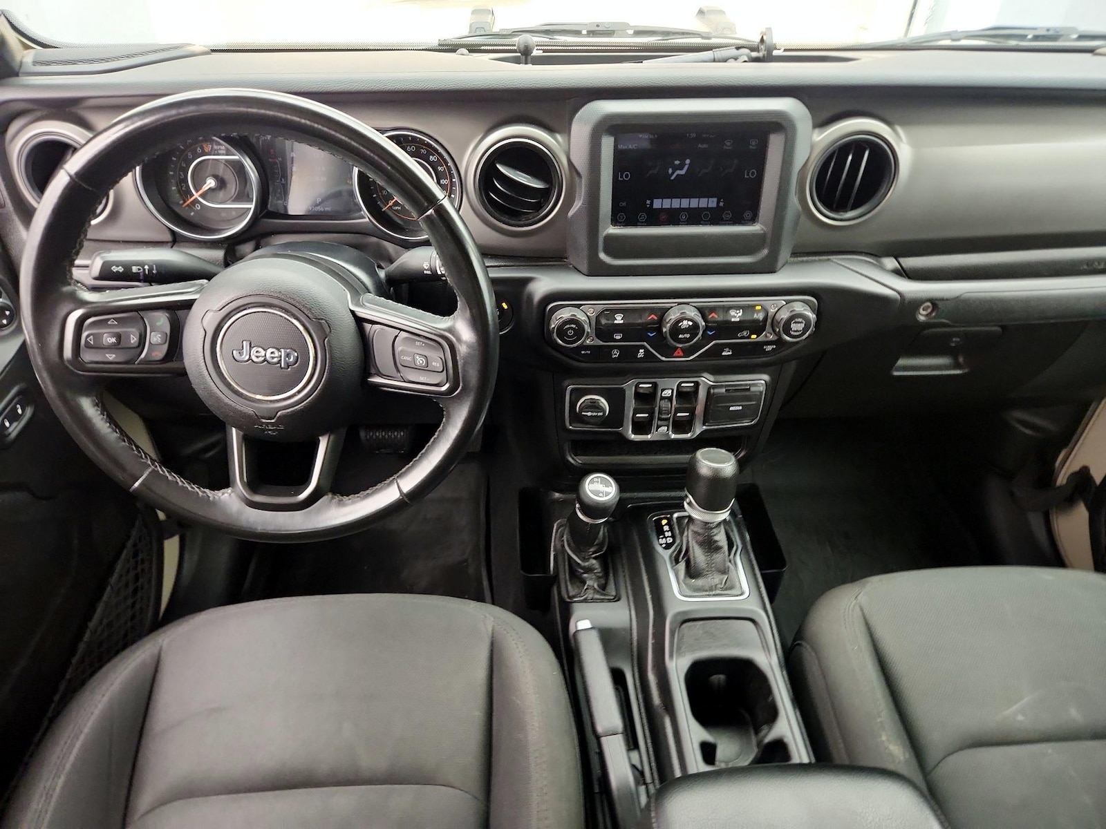 Apple CarPlay® & Android Auto™