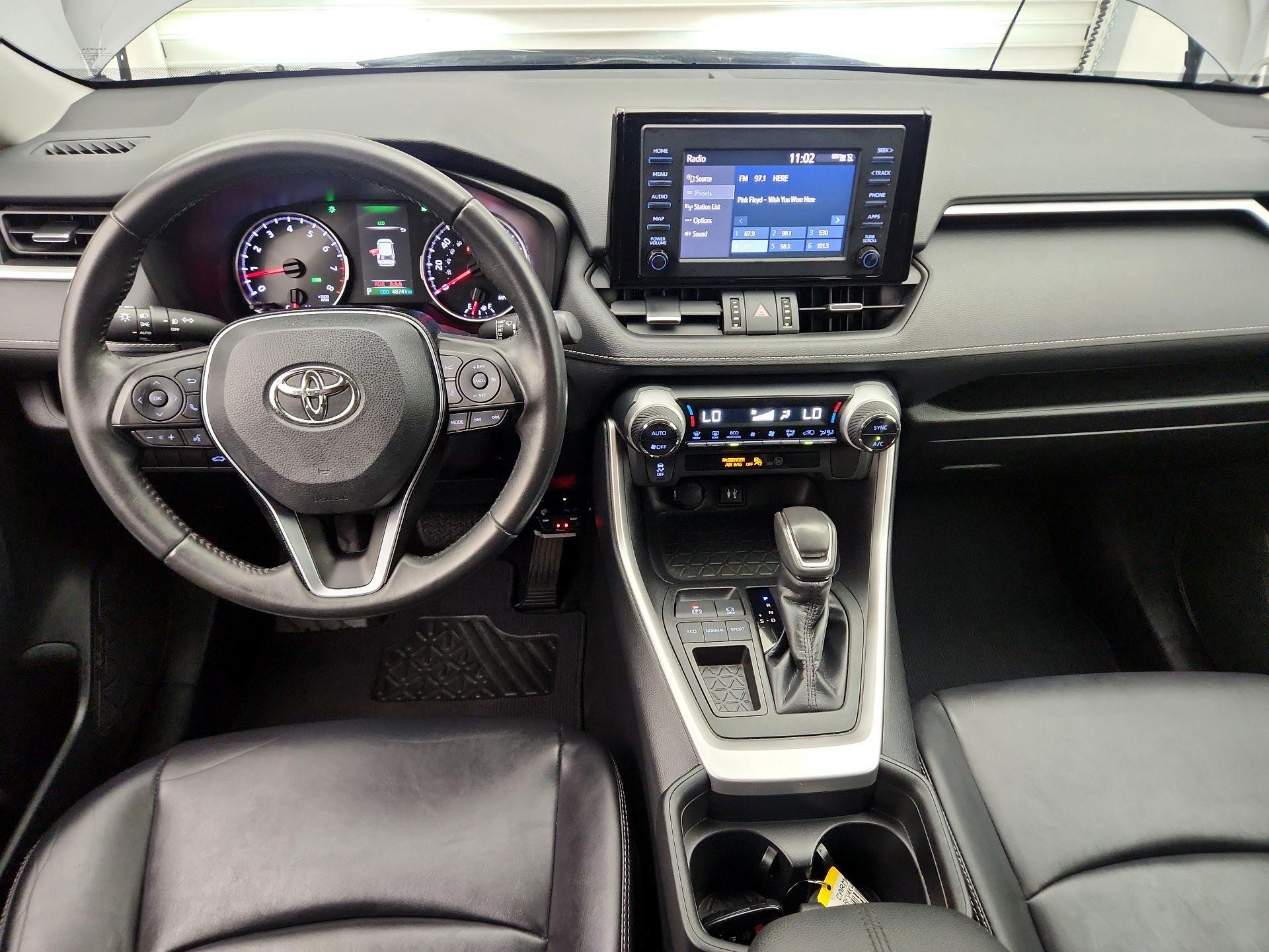Thumbnail: 2019 Toyota RAV4 - 9