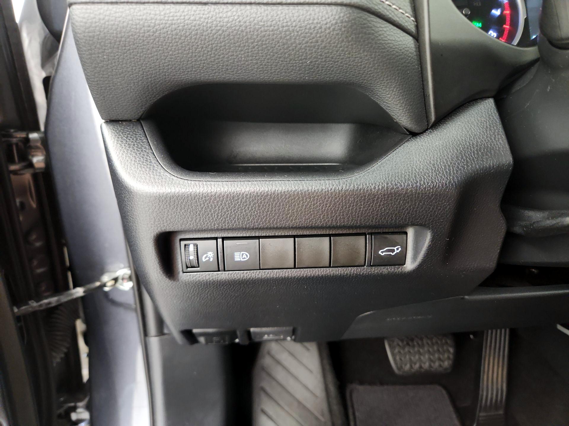 Thumbnail: 2019 Toyota RAV4 - 13