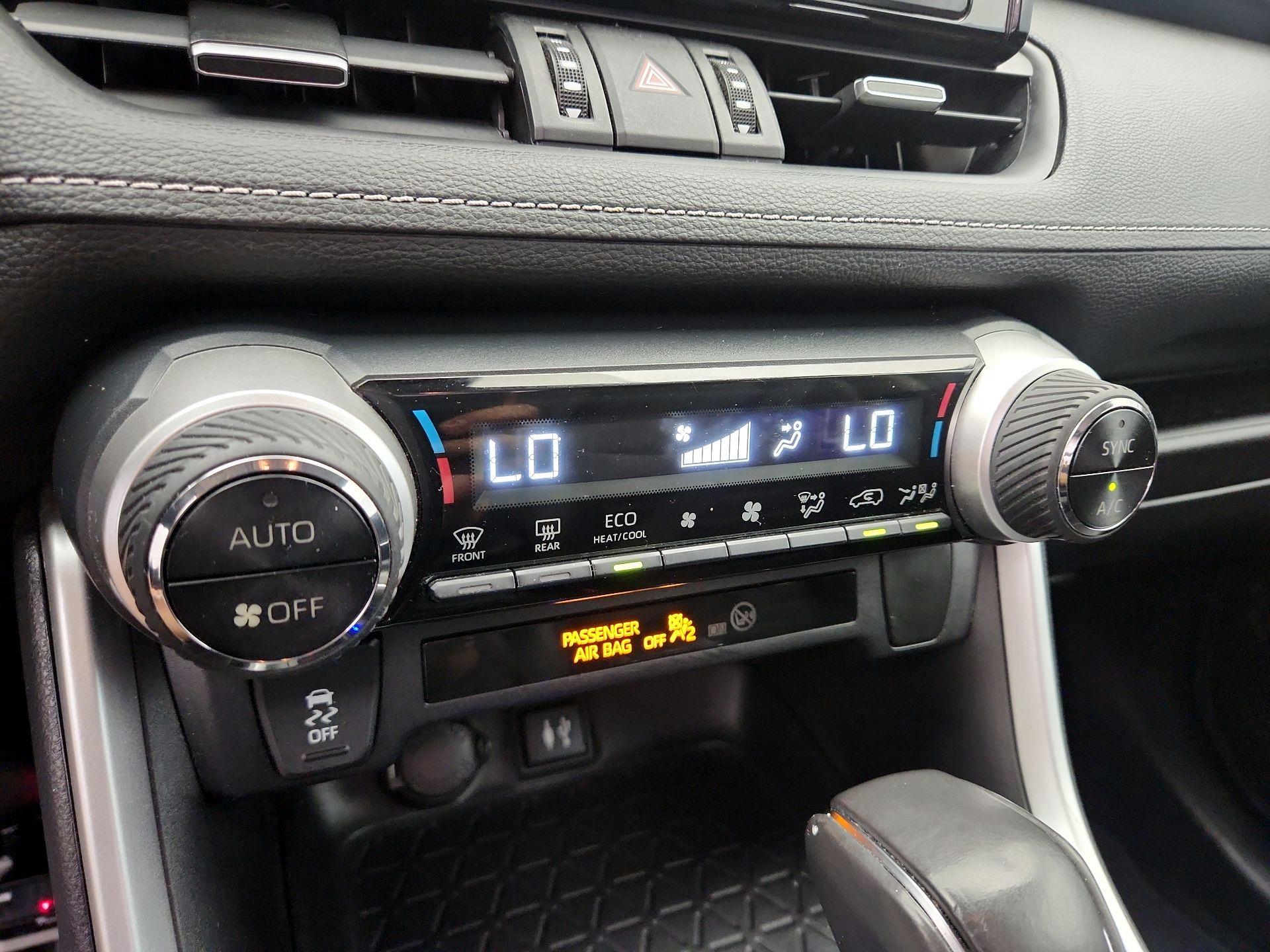 Thumbnail: 2019 Toyota RAV4 - 16