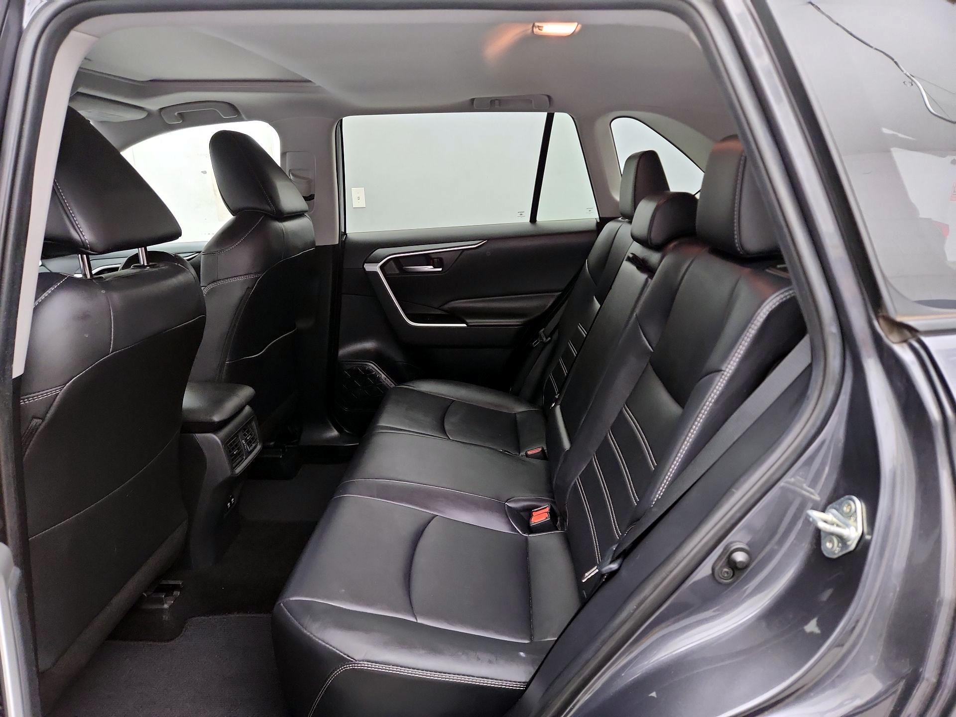 Thumbnail: 2019 Toyota RAV4 - 20