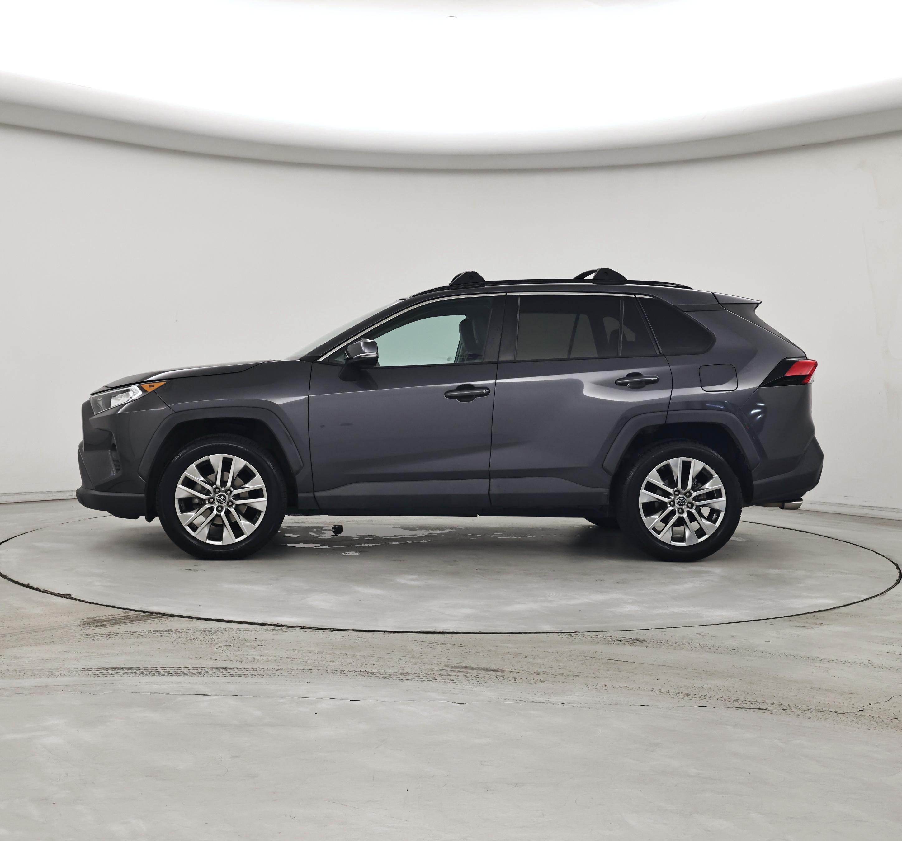 Thumbnail: 2019 Toyota RAV4 - 3