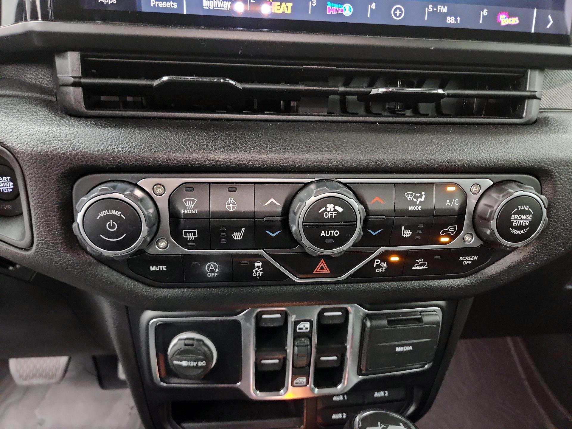 Thumbnail: 2024 Jeep Wrangler - 16