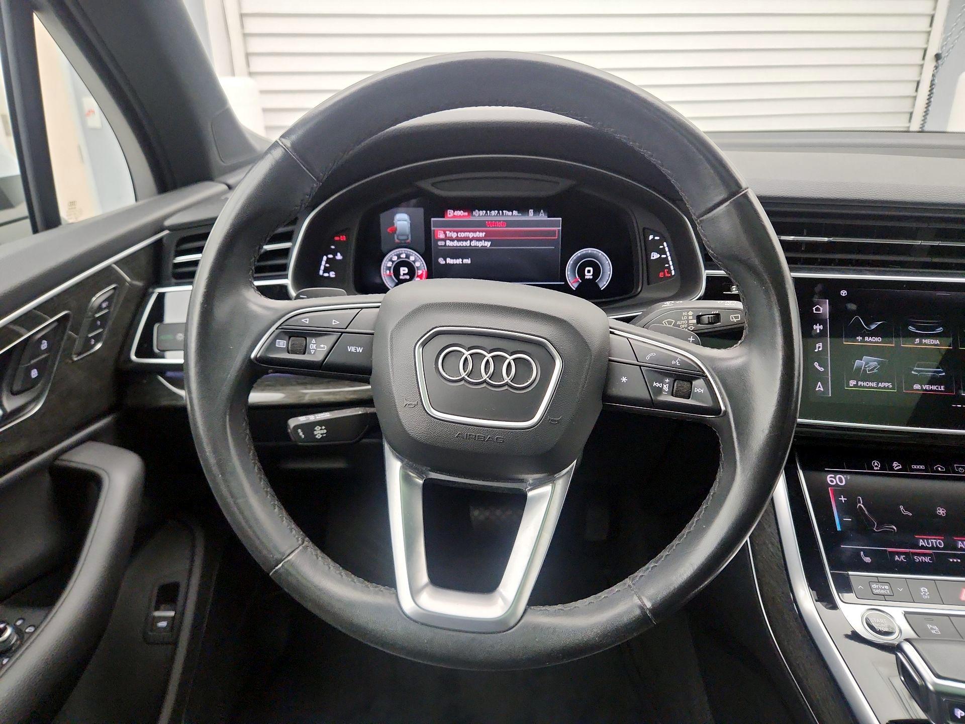 Thumbnail: 2021 Audi Q7 - 10