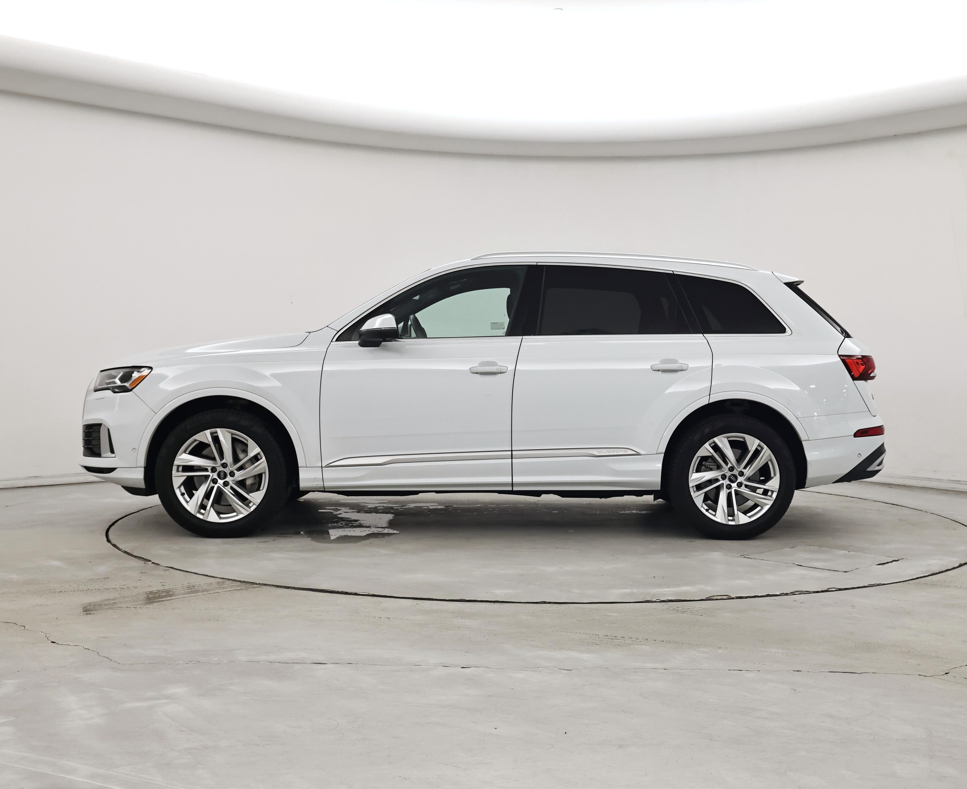 Thumbnail: 2021 Audi Q7 - 3
