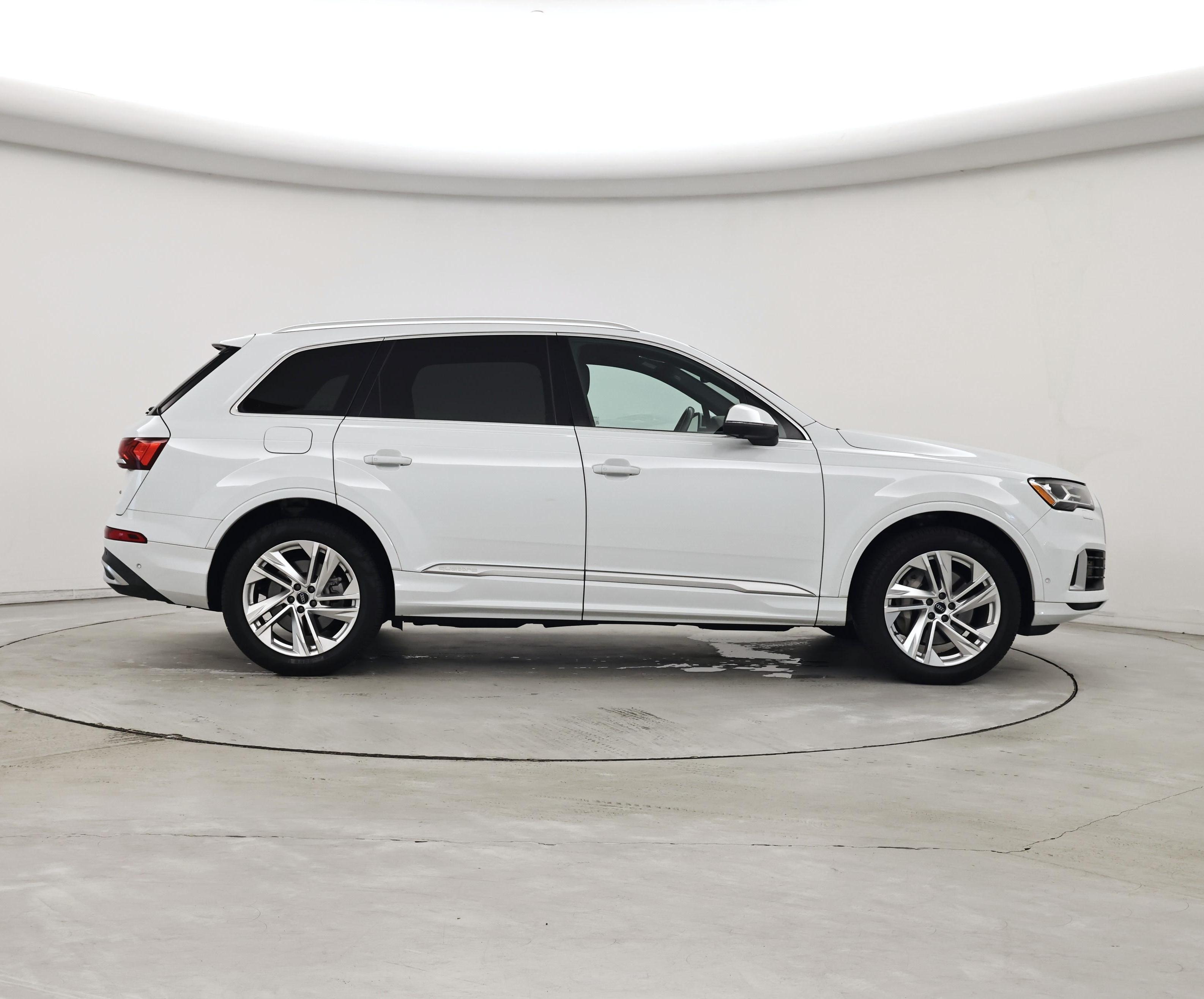 Thumbnail: 2021 Audi Q7 - 7