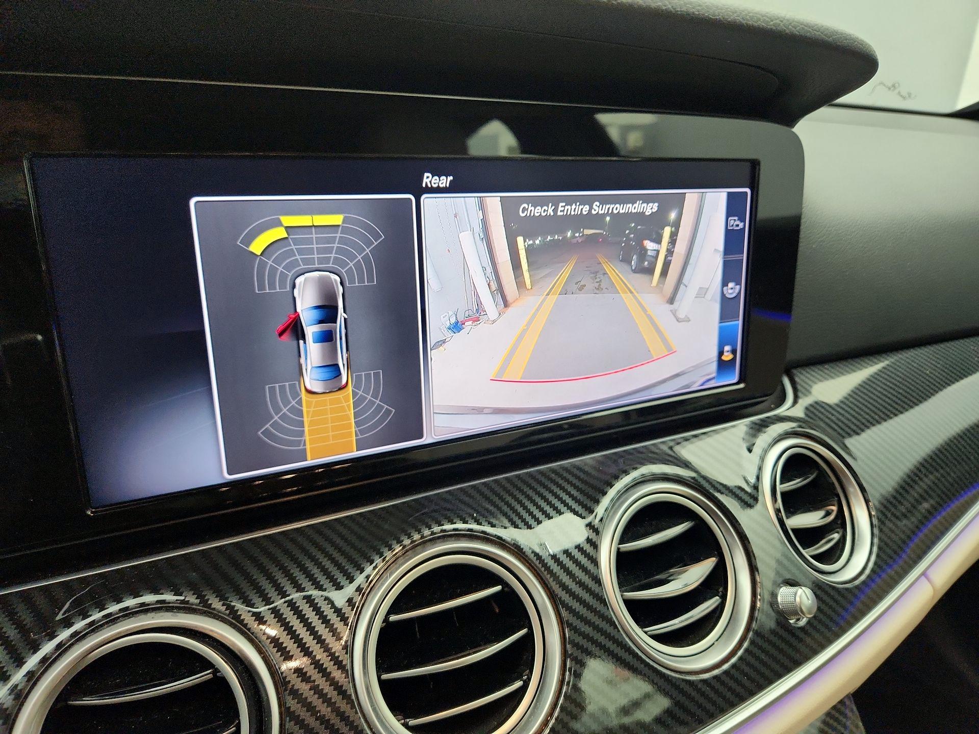 Thumbnail: 2018 Mercedes-Benz E-Class - 15