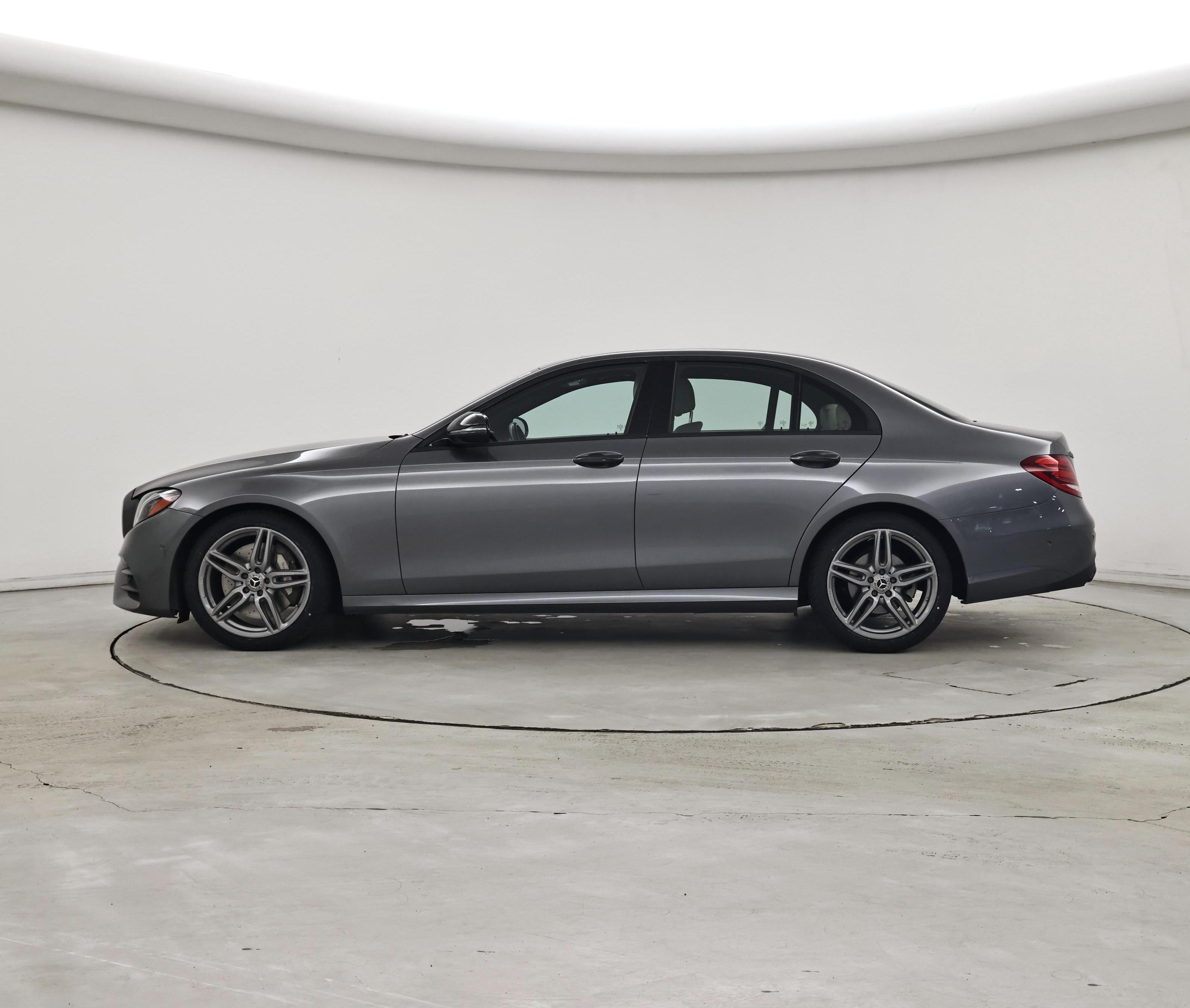 Thumbnail: 2018 Mercedes-Benz E-Class - 3