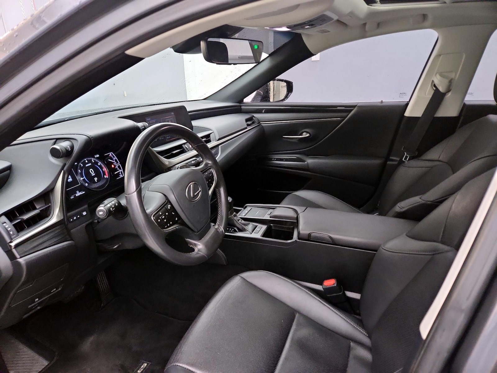 Power Seat(s) & Leather Seats