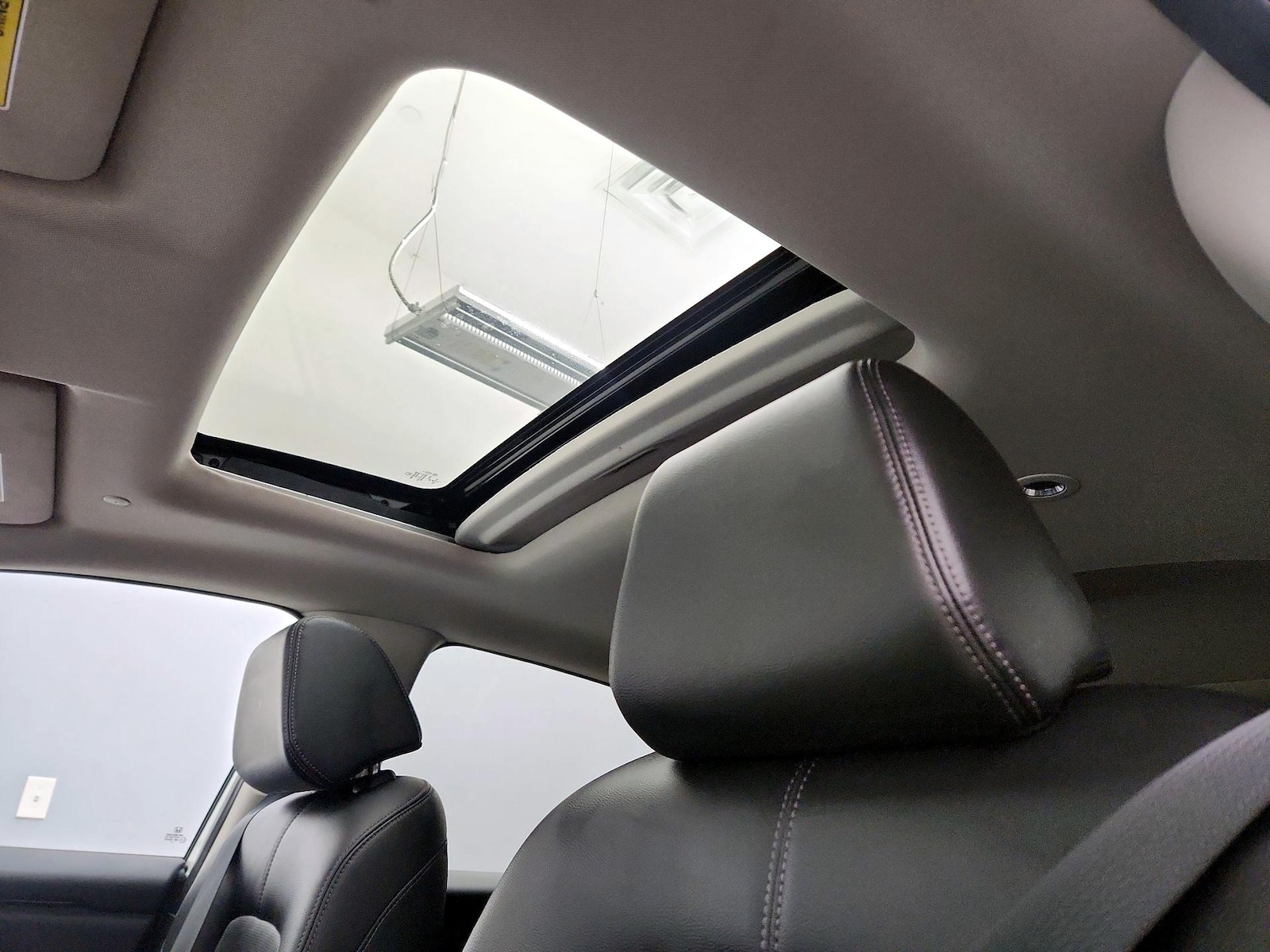 Sunroof(s) & Overhead Airbags