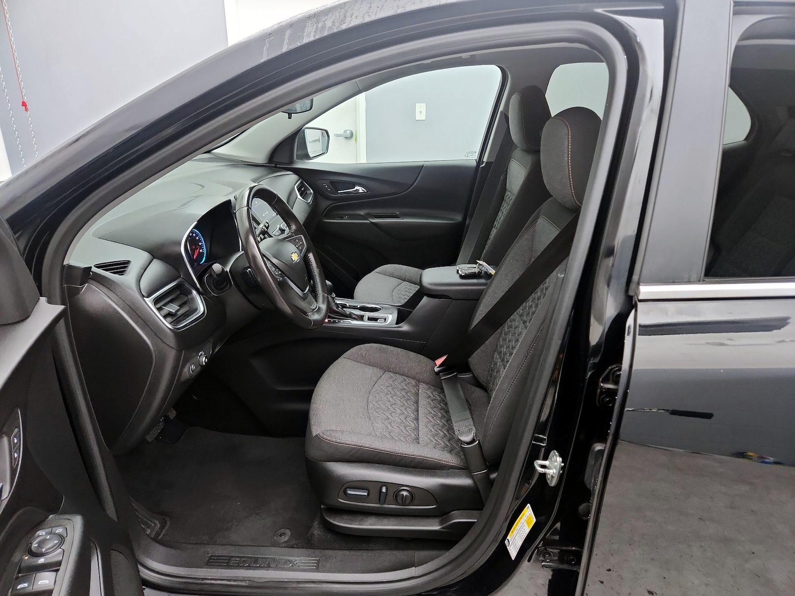 Power Seat(s) & Side Airbags