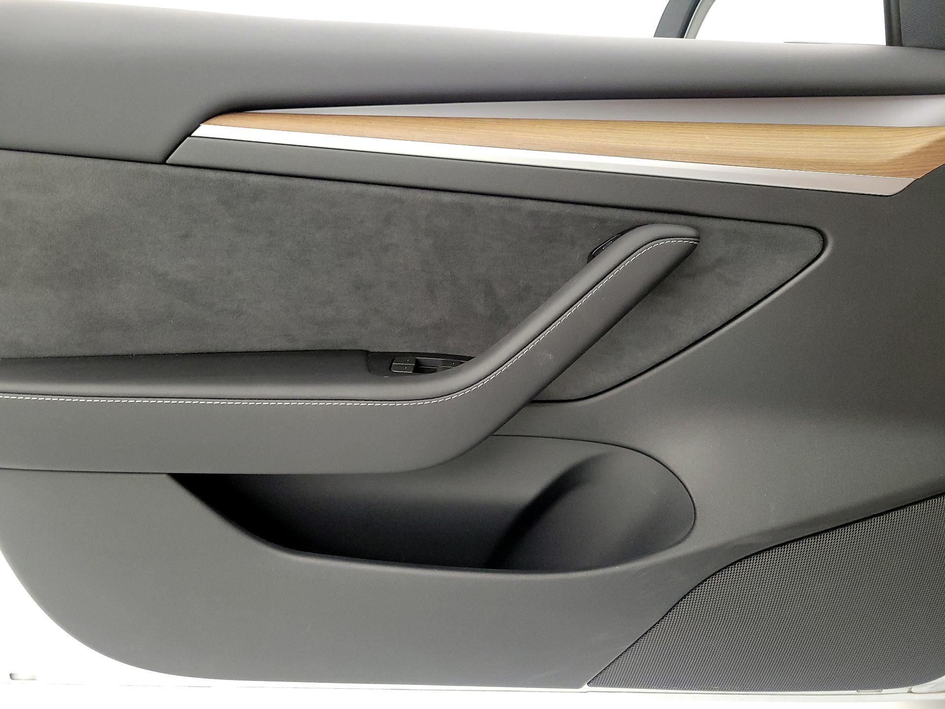 Thumbnail: 2022 Tesla Model 3 - 12