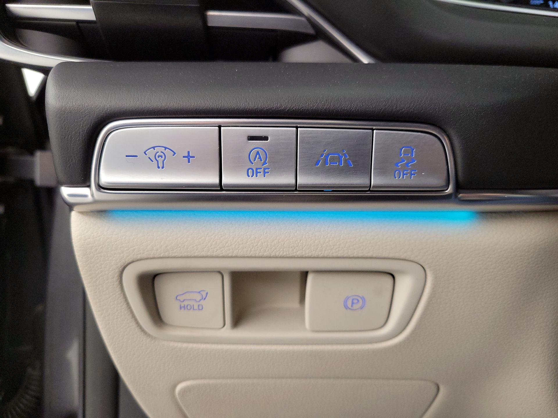 Thumbnail: 2021 Genesis GV80 - 13