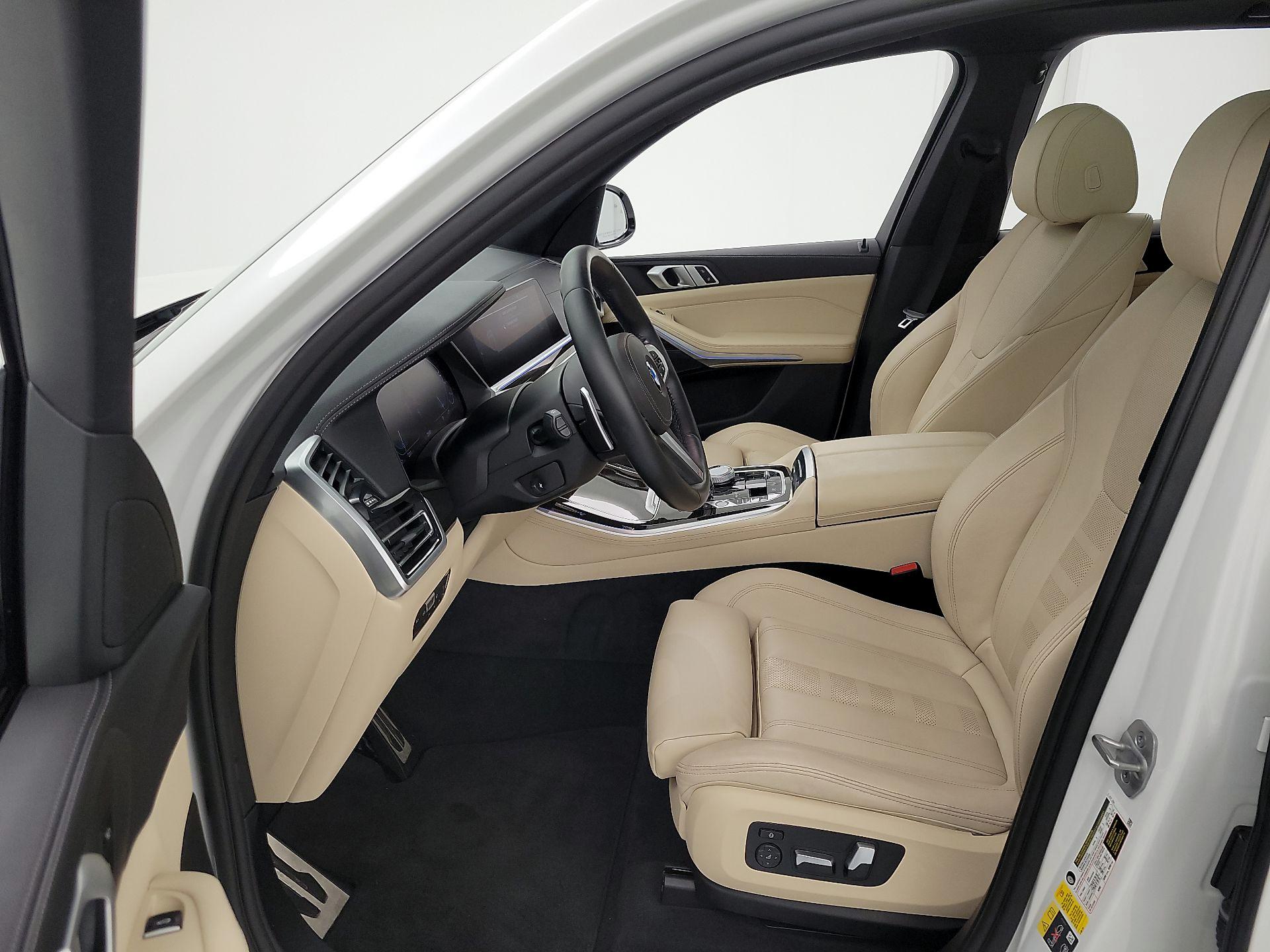 Thumbnail: 2021 BMW X5 - 11