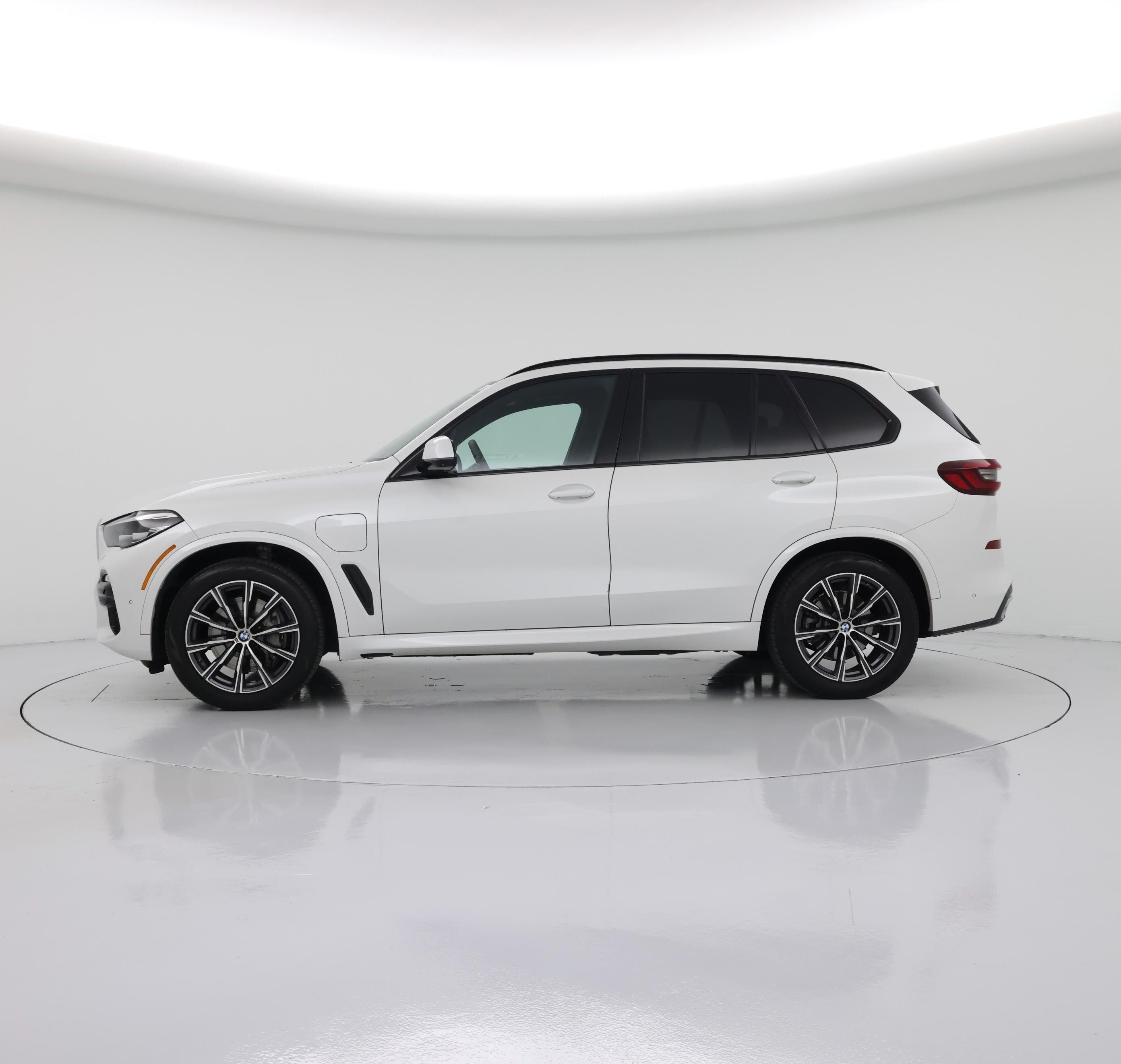 Thumbnail: 2021 BMW X5 - 3